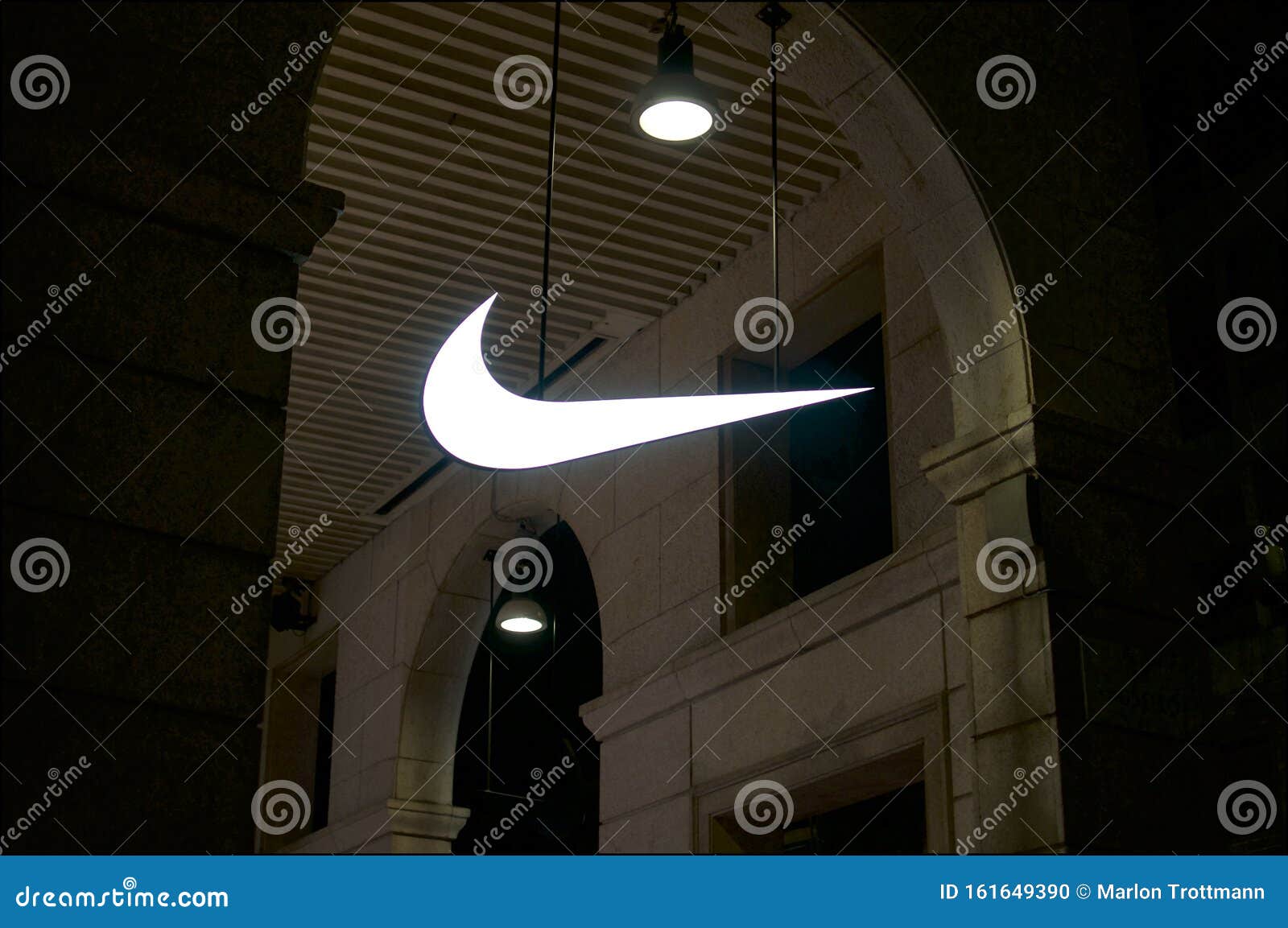 nike logo sign