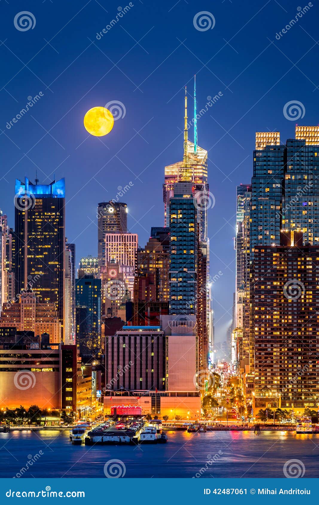 Luna eccellente a New York immagine stock. Immagine di pieno 42487061