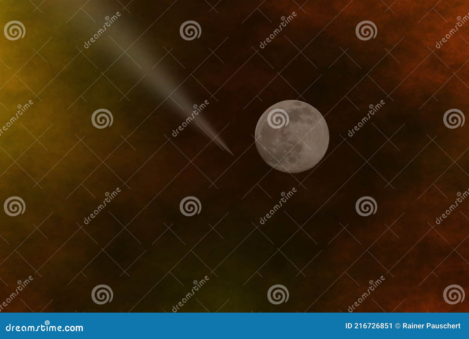 Luna Llena Delante De Un Fondo Naranja Imagen de archivo - Imagen de ...