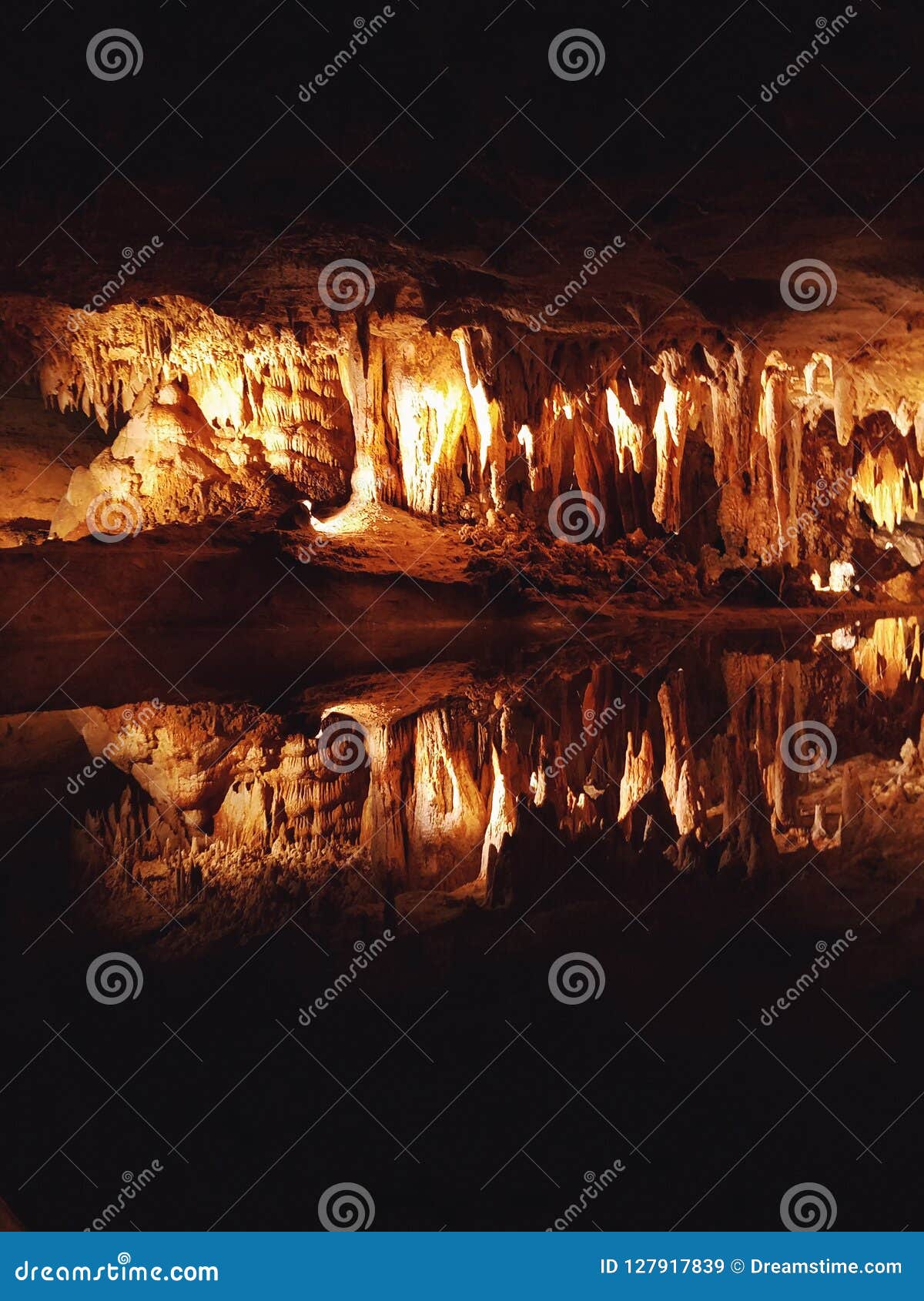 Lurae caverns stock image. Image of caverns, lighting 127917839