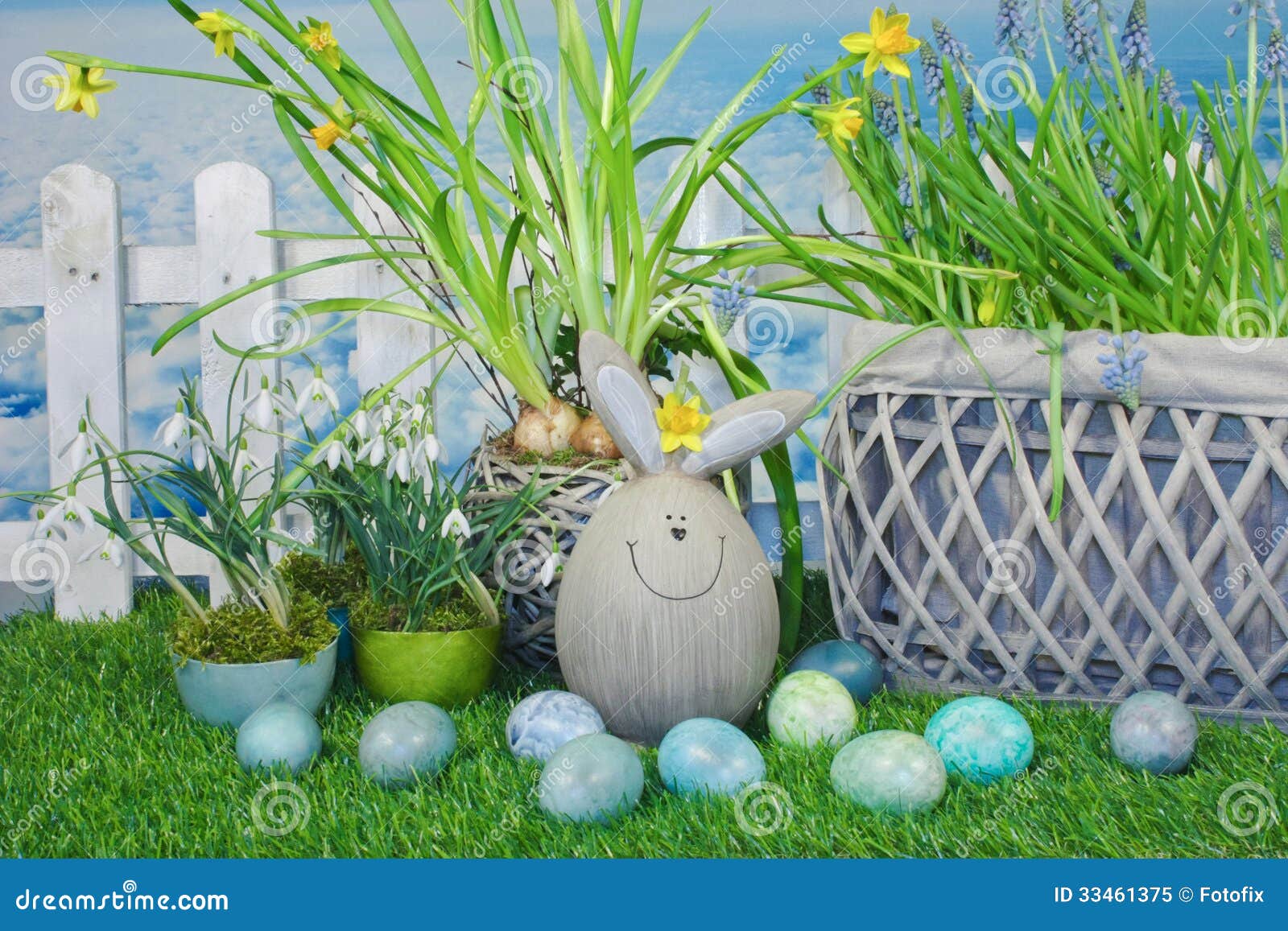 Lustiger Osterhase Im Garten Stockbild Bild von hyazinthe, zaun 33461375