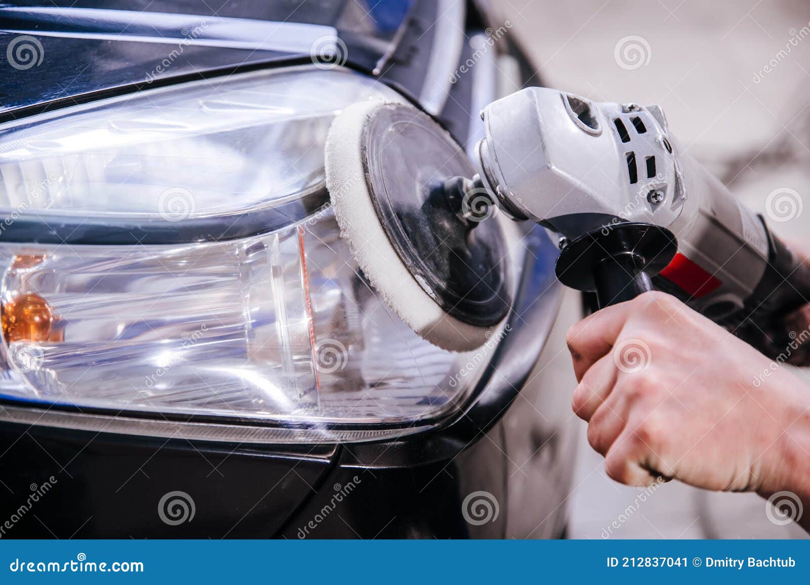 Lustración De Los Faros De Los Coches a Poca Profundidad Del Campo Imagen  de archivo - Imagen de maquinaria, servicio: 212837041