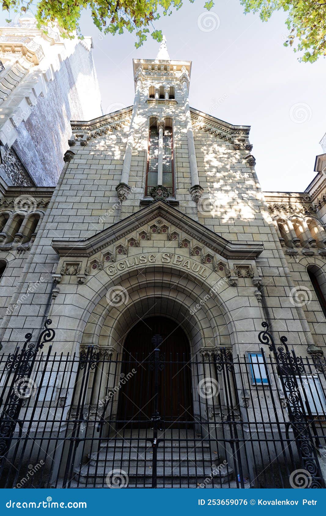 the lutheran church of saint-paul de montmartre is a religious building built in 1897 and located at boulevard barbes