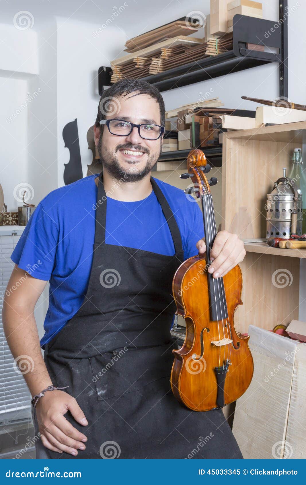 Luthier with a violin stock image. Image of wood, craftsman 45033345