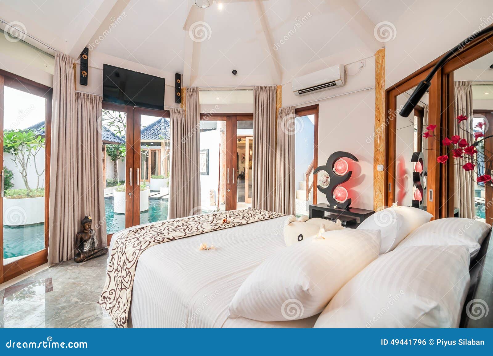Luxe en mooie slaapkamer tropische villa stock foto afbeelding ...
