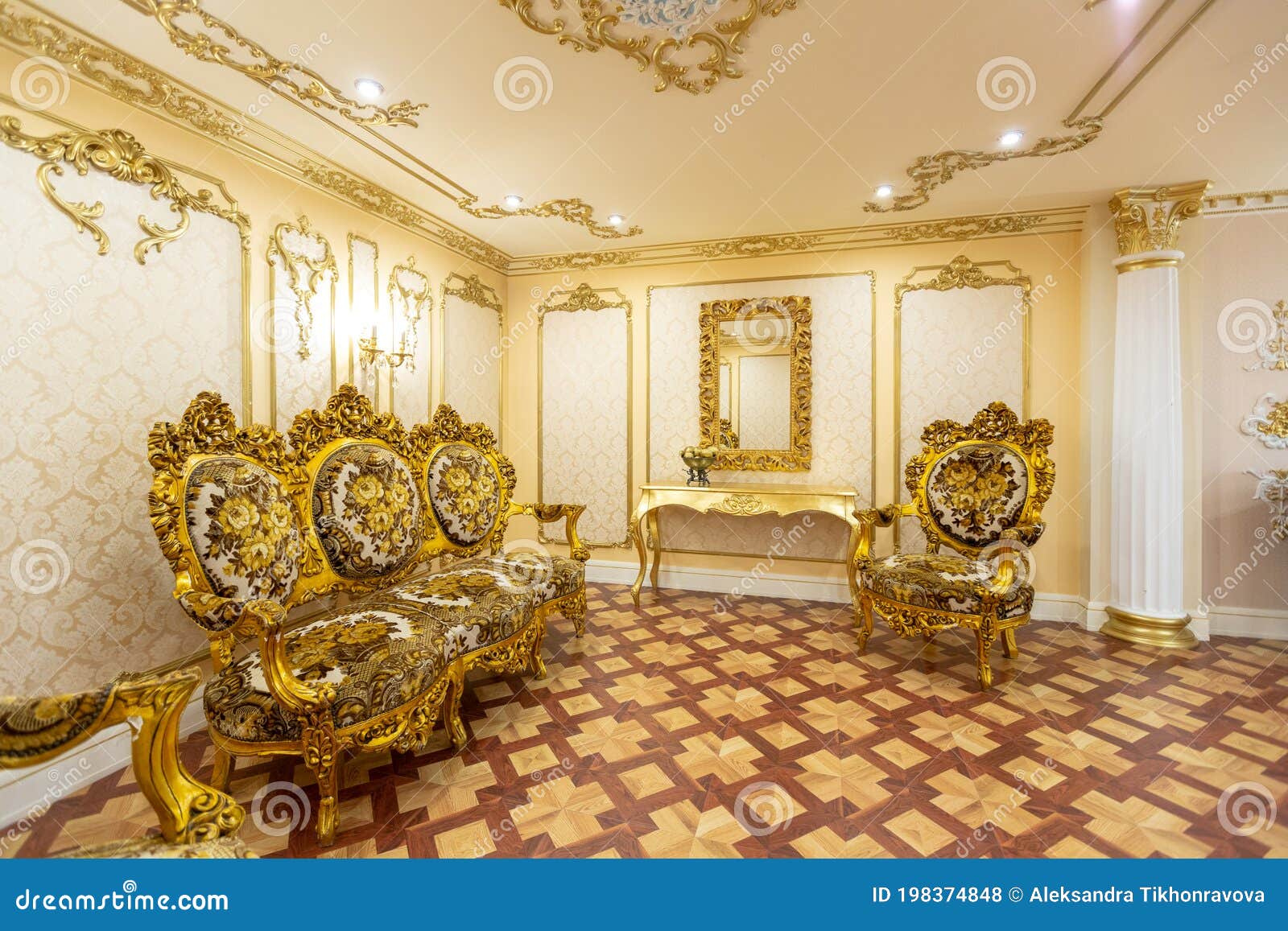 Thiết kế gold room decorations cho phòng khách sang trọng và đẳng cấp