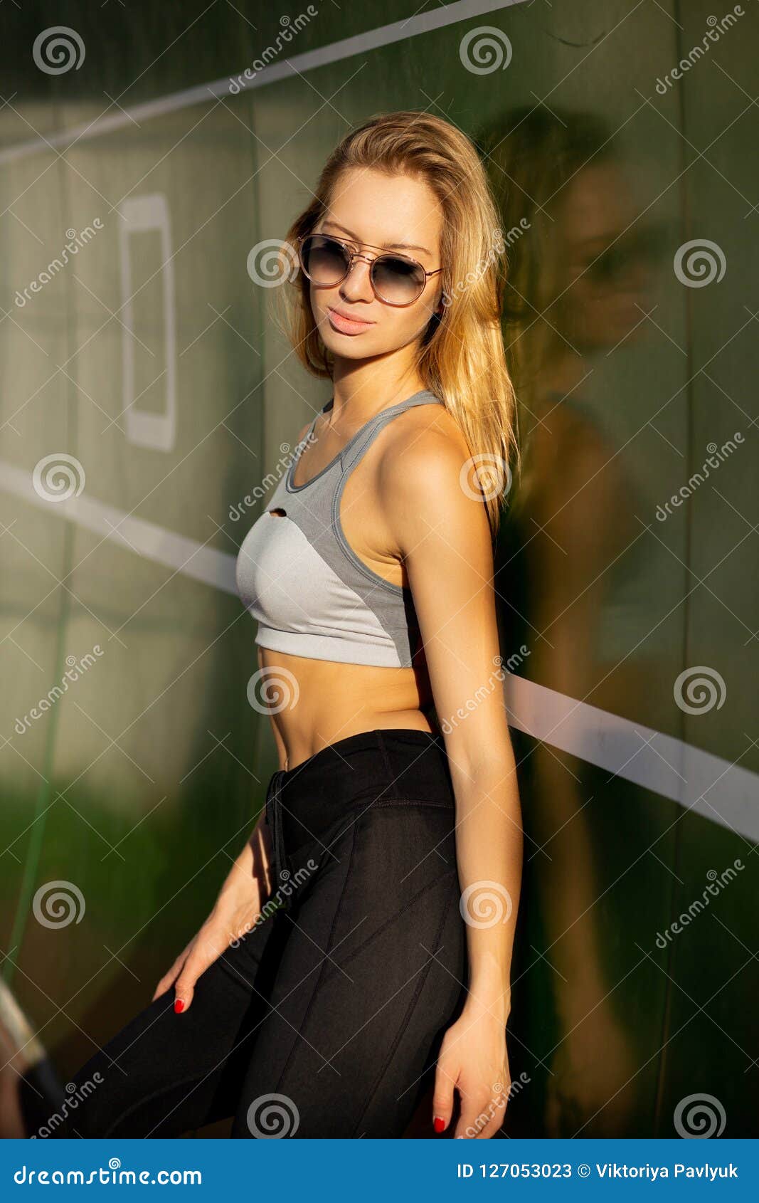 Luxury Blonde Girl in Sport Apparel Posing at the Tennis Court Stock ...