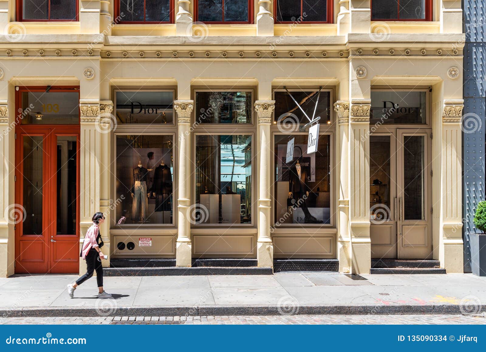 Louis Vuitton store facade, Fifth Avenue, New York City, USA Stock Photo -  Alamy