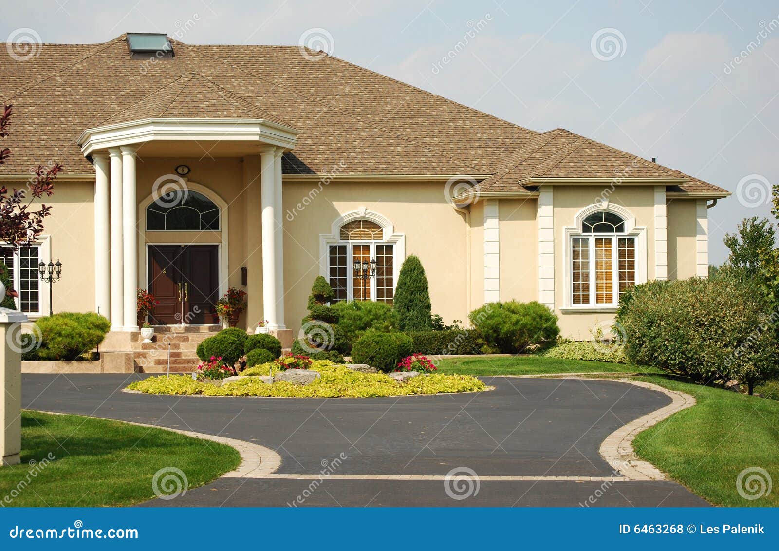 luxury-home-entrance-6463268.jpg