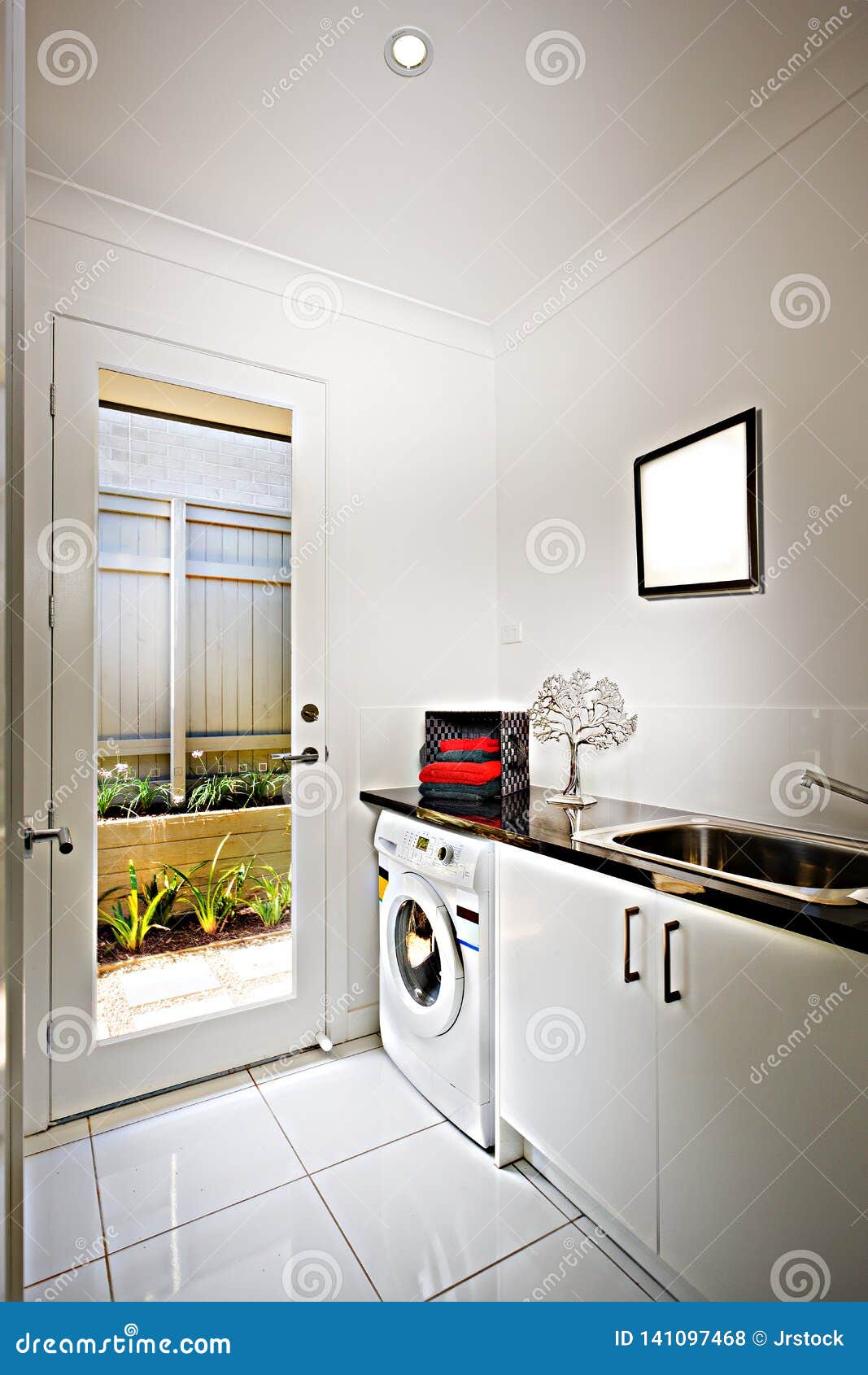 Luxury Home With A Kitchen And Washing Machine Including A Silver