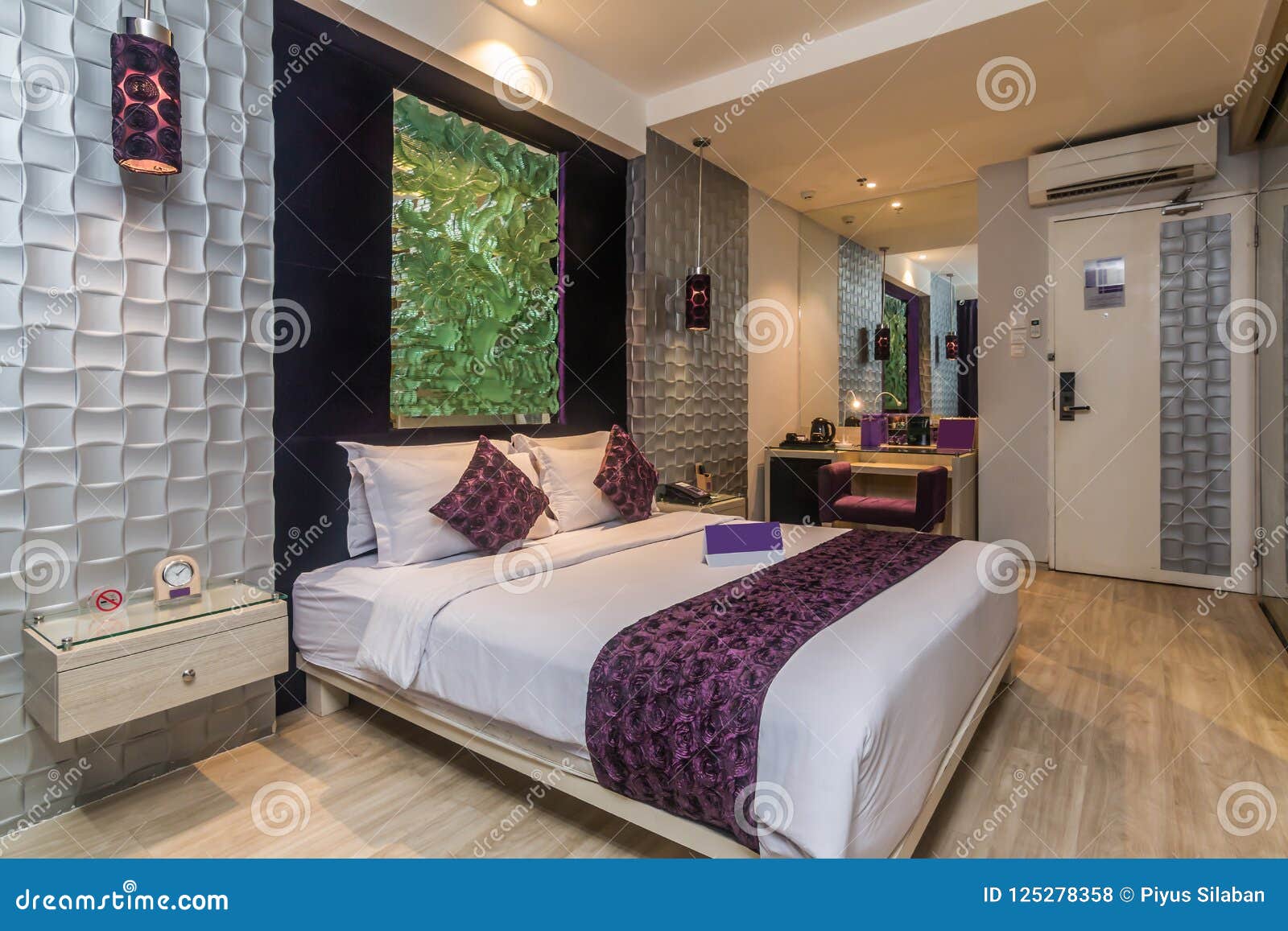 Luxury Hotel Bedroom Stock Photo Image Of Ceiling Mirror 125278358