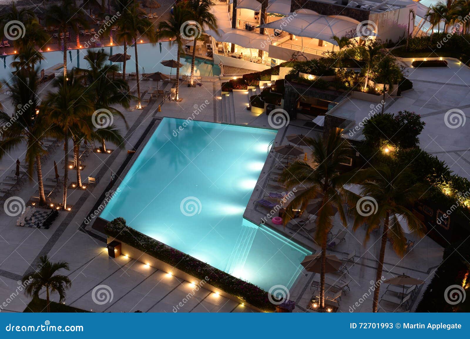 luxury hotel swimming pools