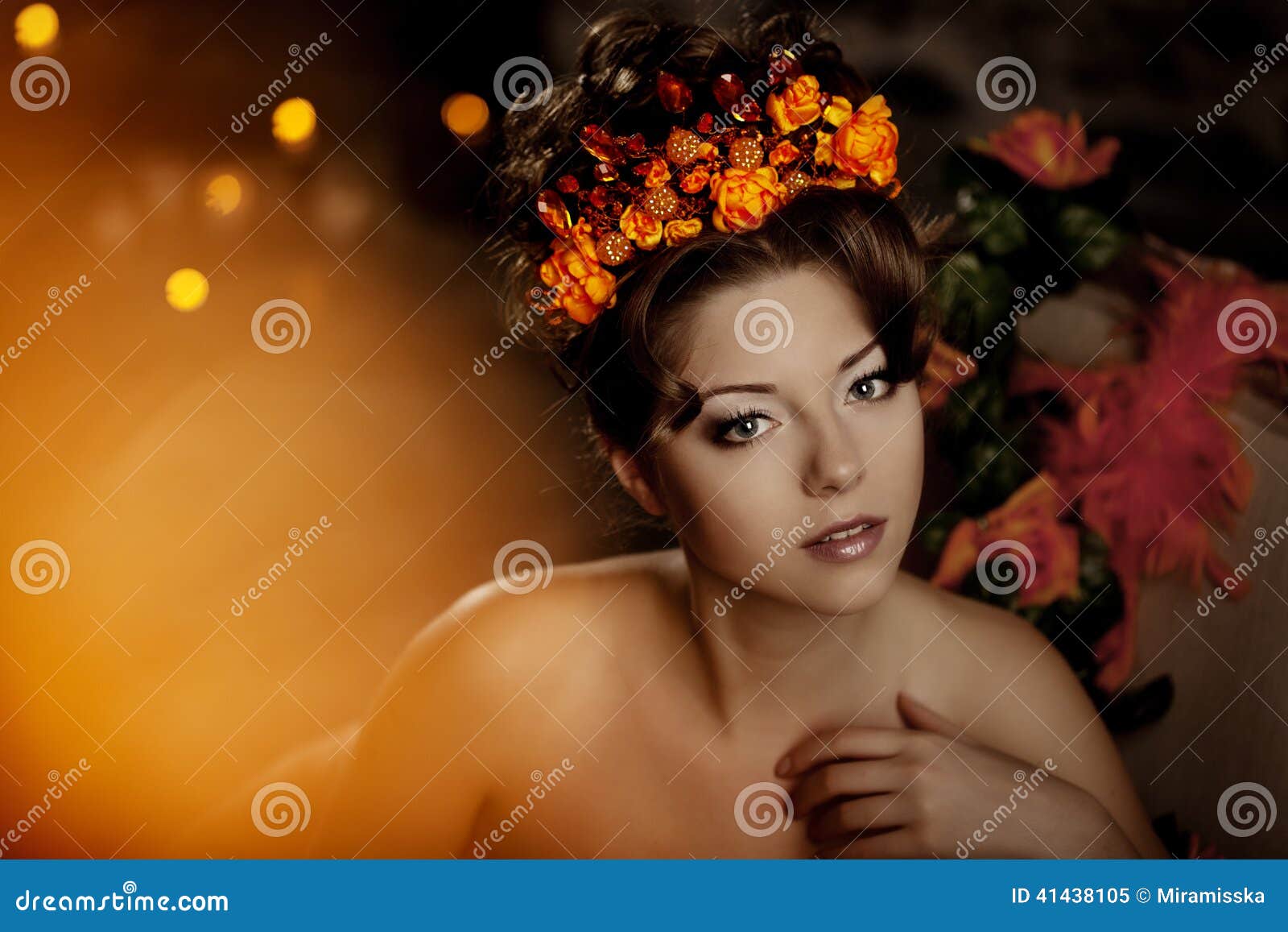 Luxury Lady Queen Medieval Royal Dress Run Escapes From Gothic Night