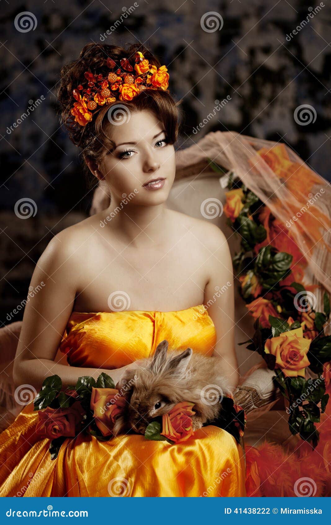 Luxury Lady Queen Medieval Royal Dress Run Escapes From Gothic Night