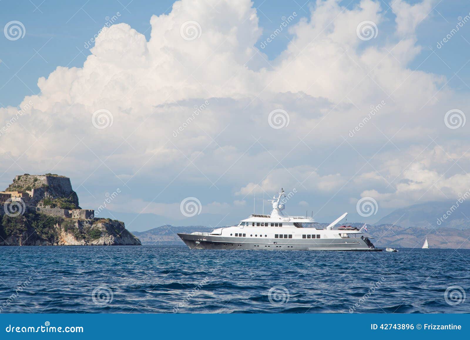 super yachts currently in corfu