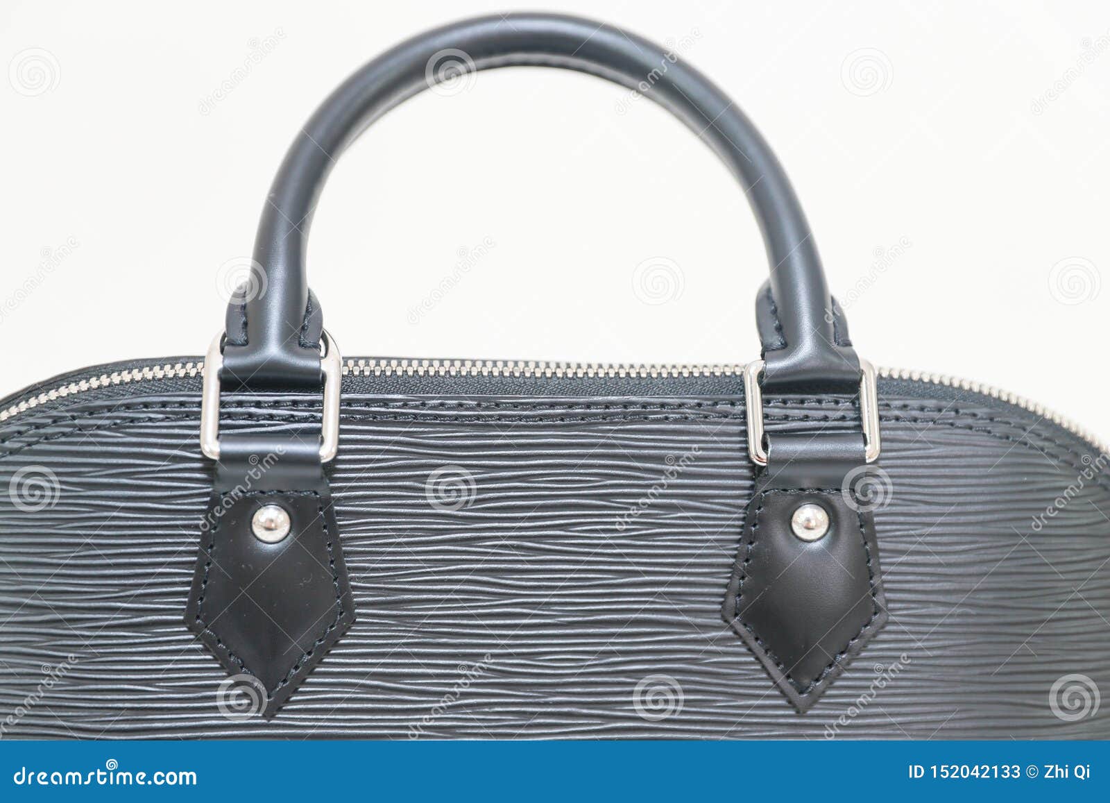 Louis Vuitton // Black Epi Patent Leather Alma PM Handbag – VSP Consignment