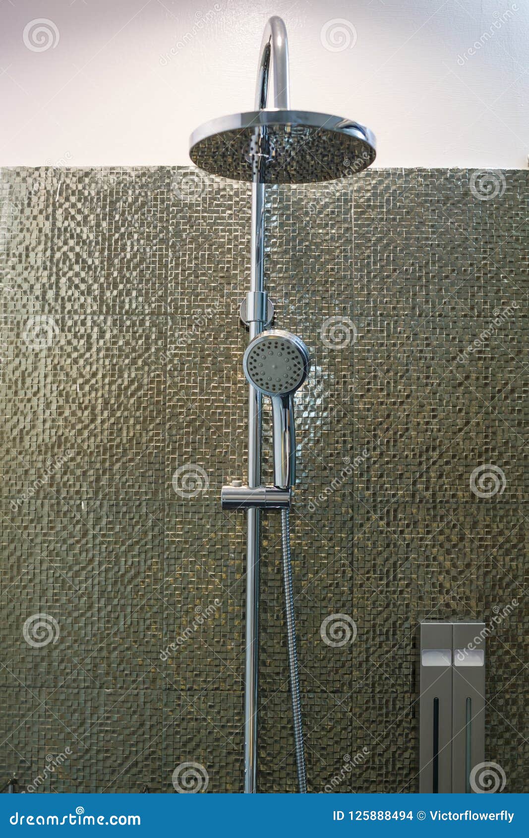Luxury Modern Stainless Steel Ceiling Rain Shower Shower Head