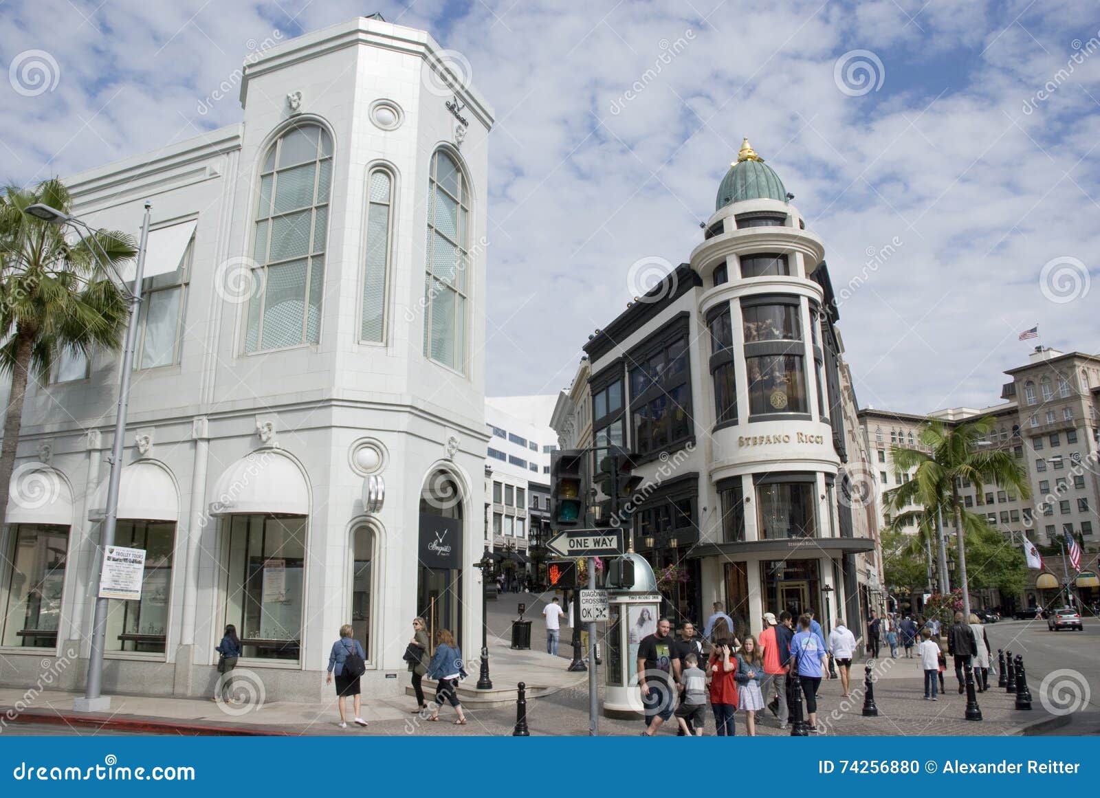 Walking Beverly Hills, Rodeo Drive, Luxury Shopping Street, Los