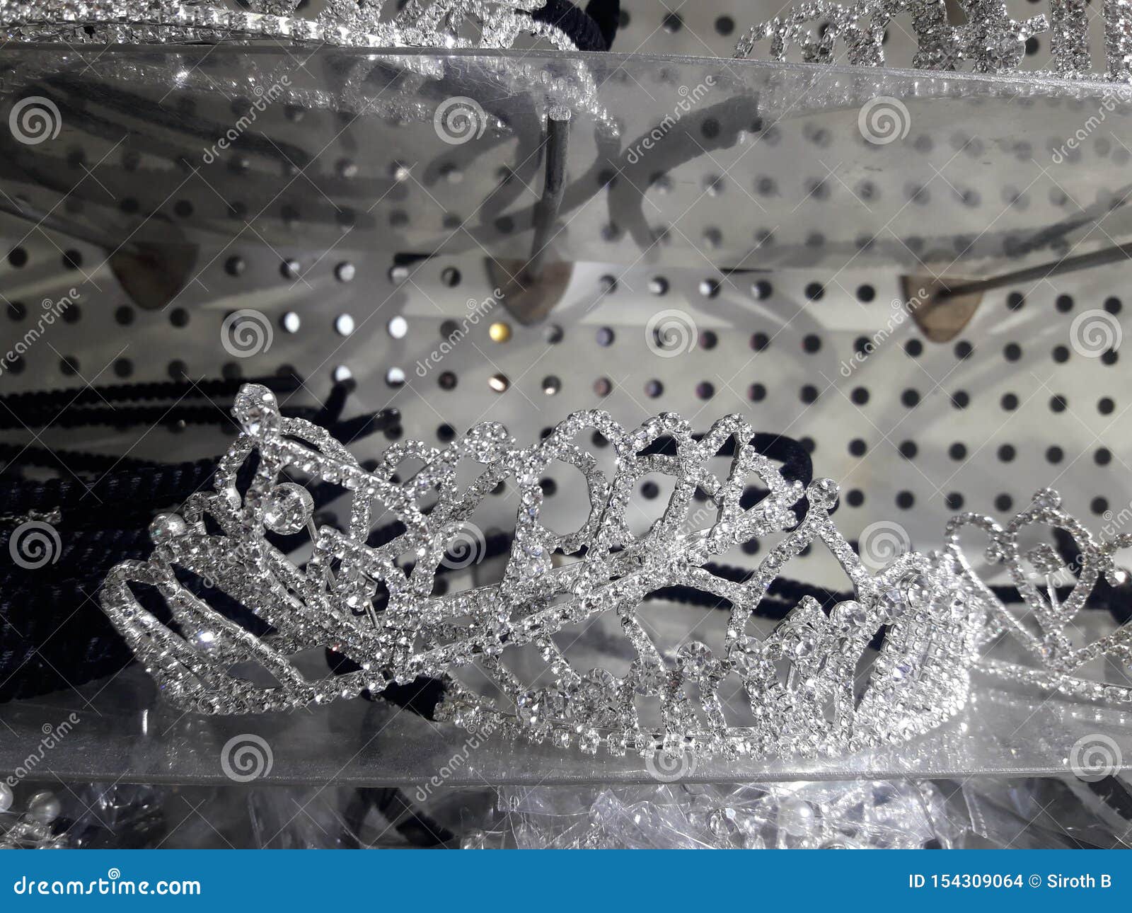 Luxury Silver Crystal Bridal Wedding Crowns Headband.Rhinestone. Stock