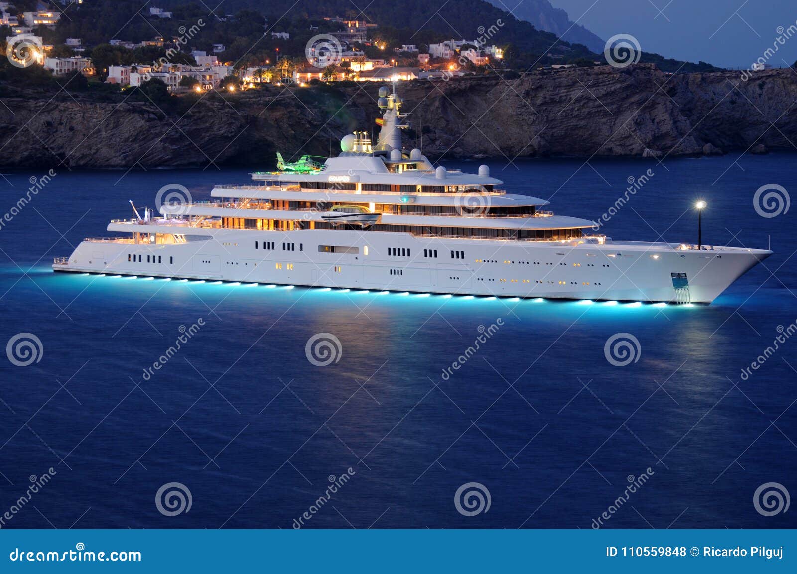 Luxury Superyacht M/Y in Spain Editorial Stock Photo - marina, hull: 110559848