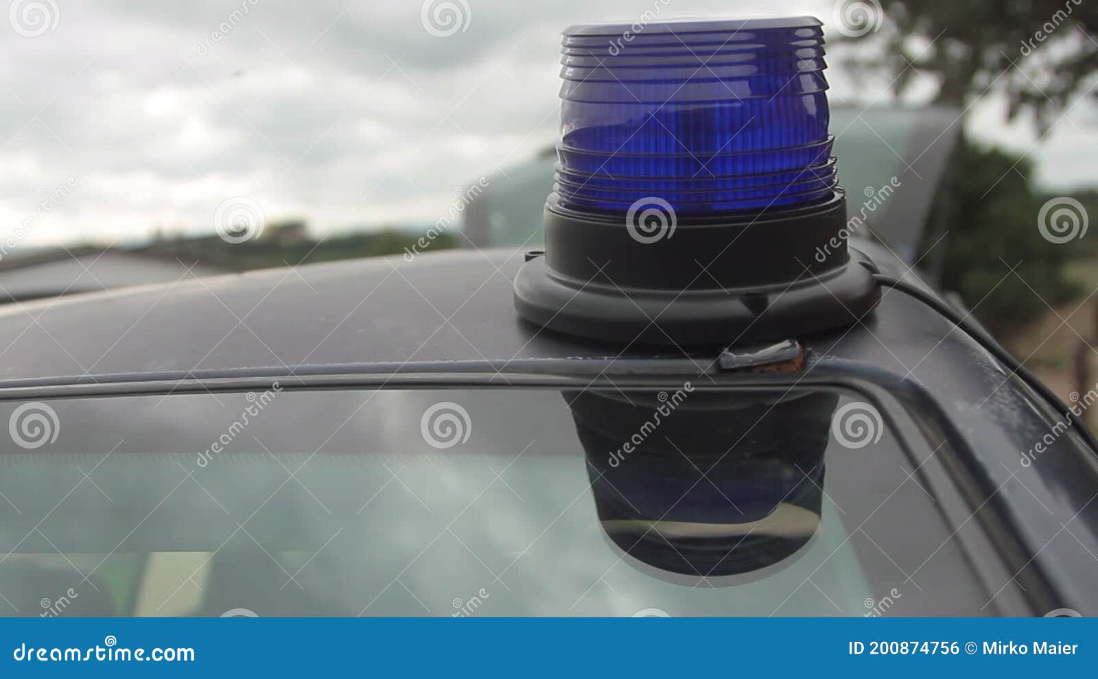 Carro Polícia Com Alarme Pisca Luz Sinal Corrida Telhado Chamada fotos,  imagens de © JANIFEST #248091302