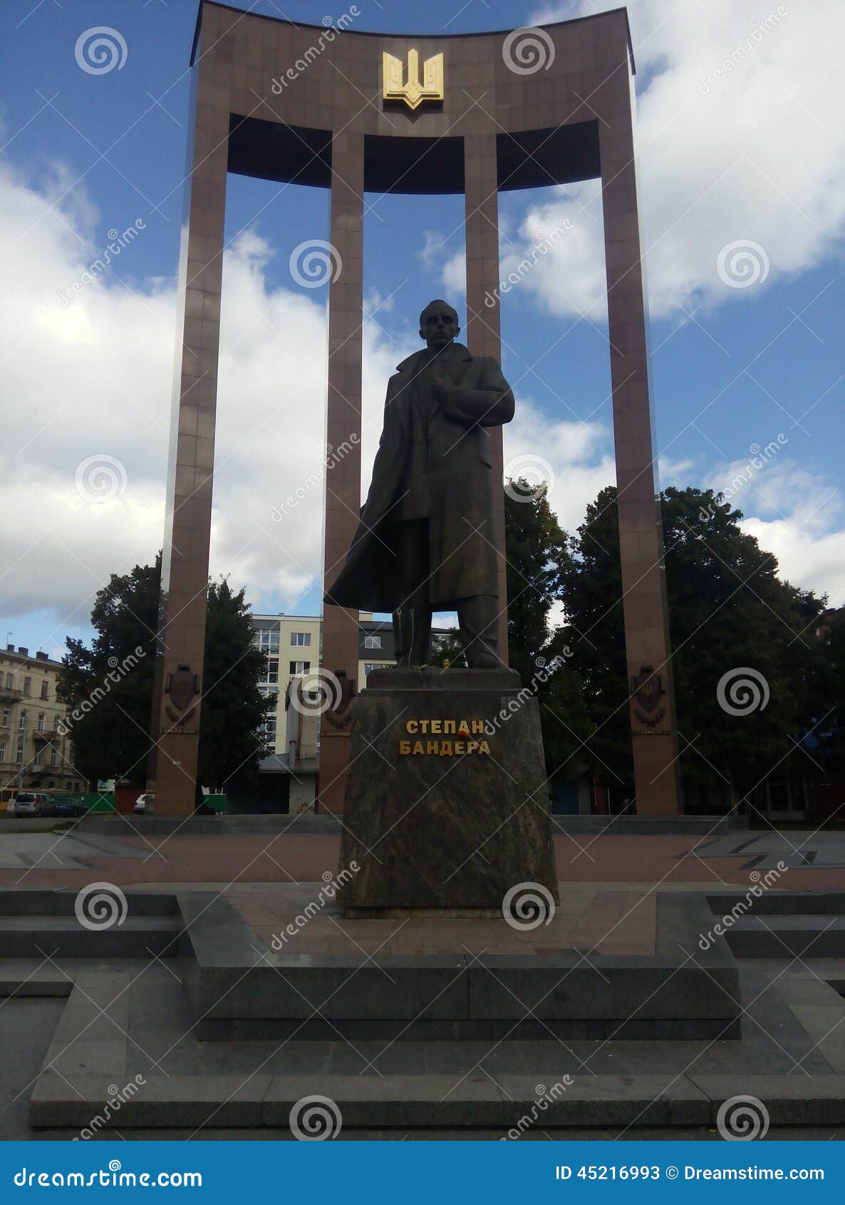 lviv monument to stepan bandera