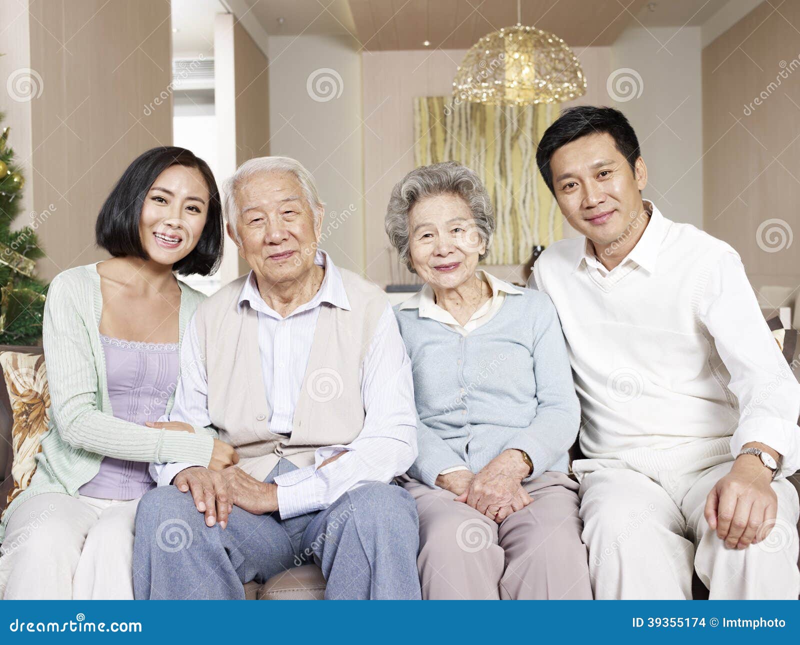 Lycklig Asiatisk Familj Arkivfoto Bild Av Farsa GladlyntSexiezPix Web Porn