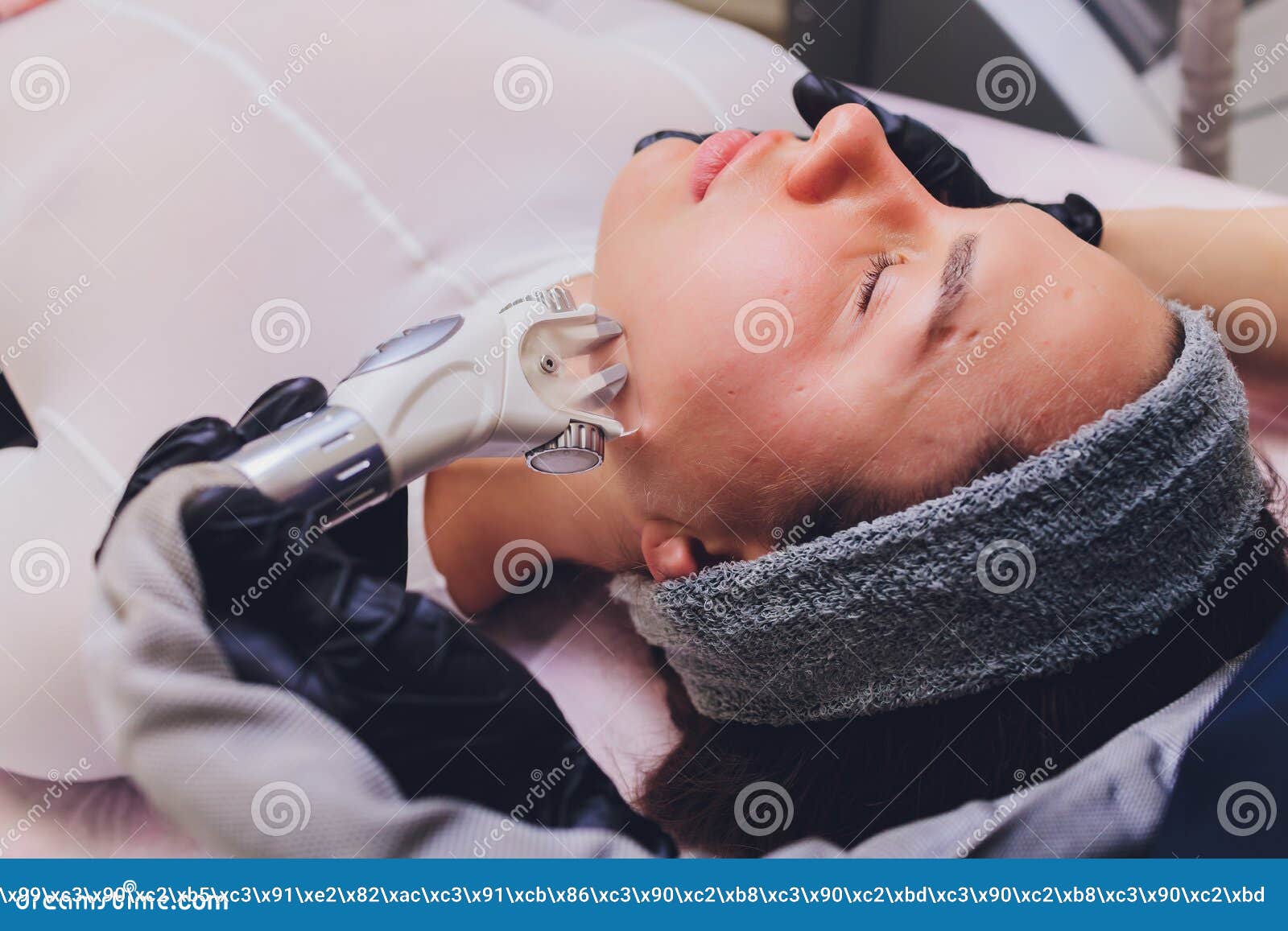 Lymphatic Drainage Massage Lpg Apparatus Process Therapist Beautician Makes A Rejuvenating
