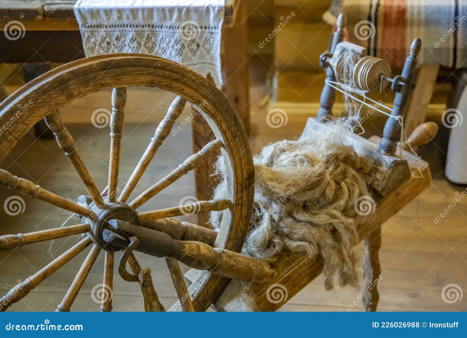 Máquina de tejer de madera antigua