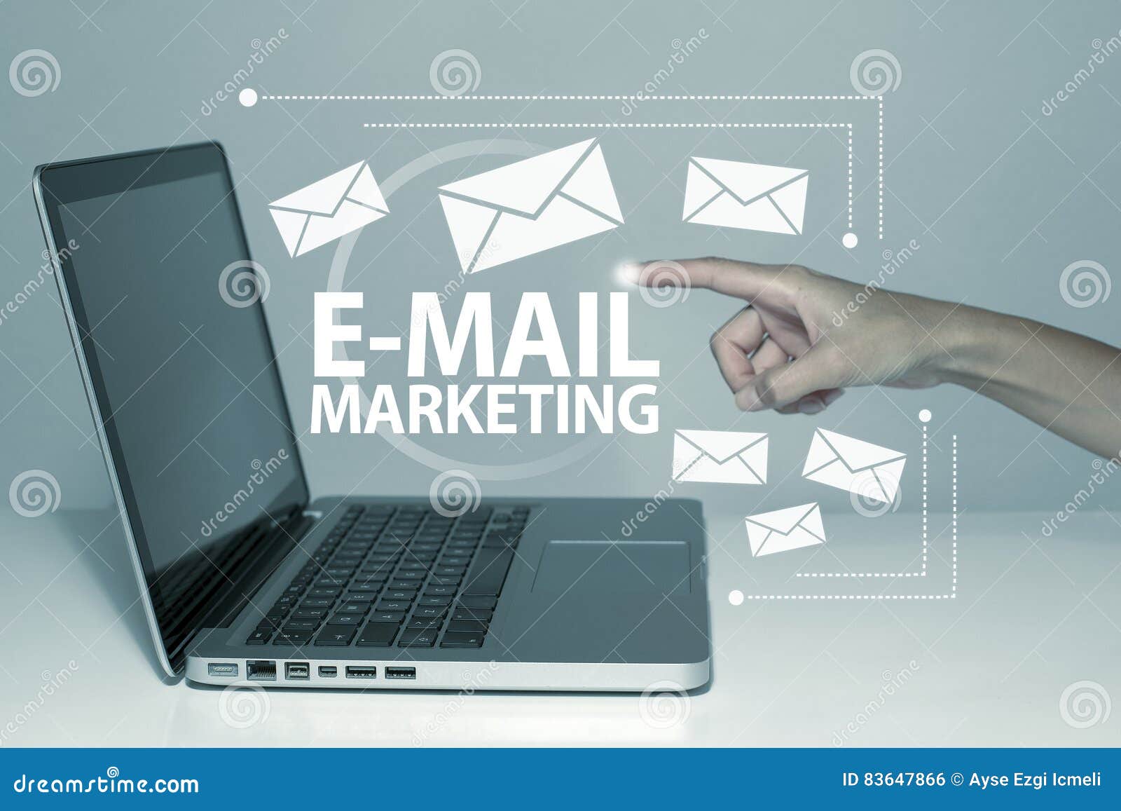 Email marketing bombilla fotos de stock, imágenes de Email marketing  bombilla sin royalties