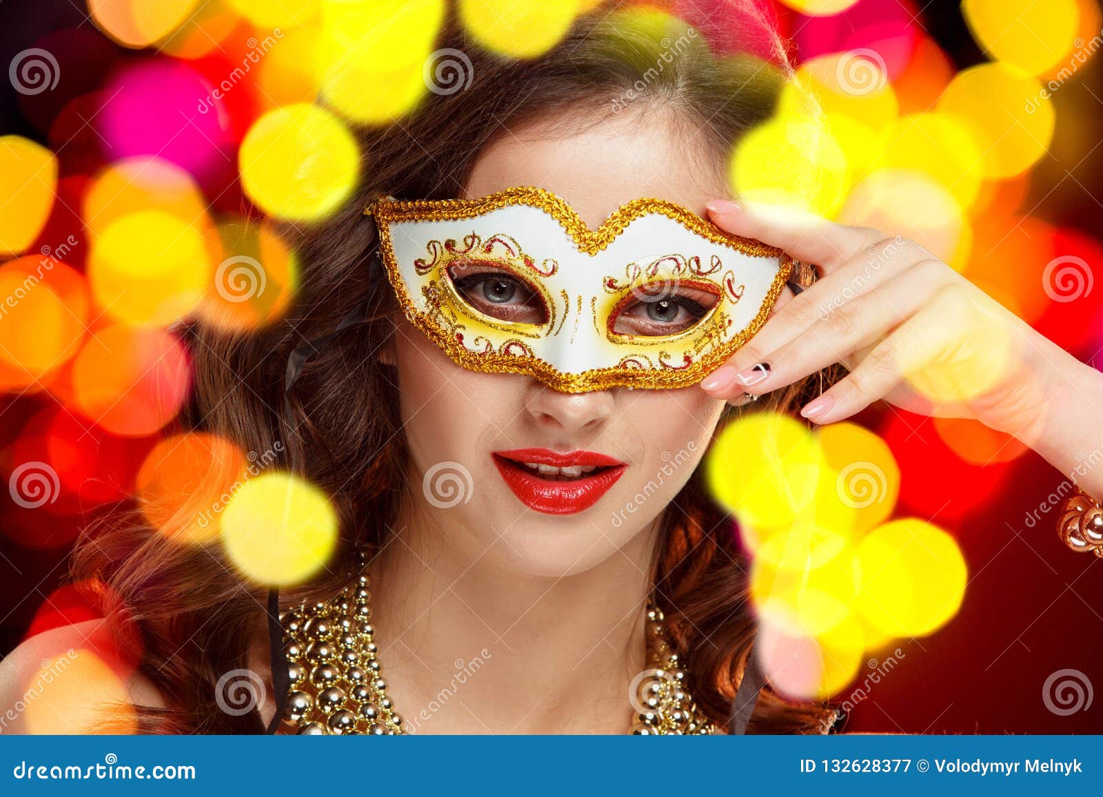 Máscara Veneciana Del Carnaval De La Mascarada De La Mujer Modelo