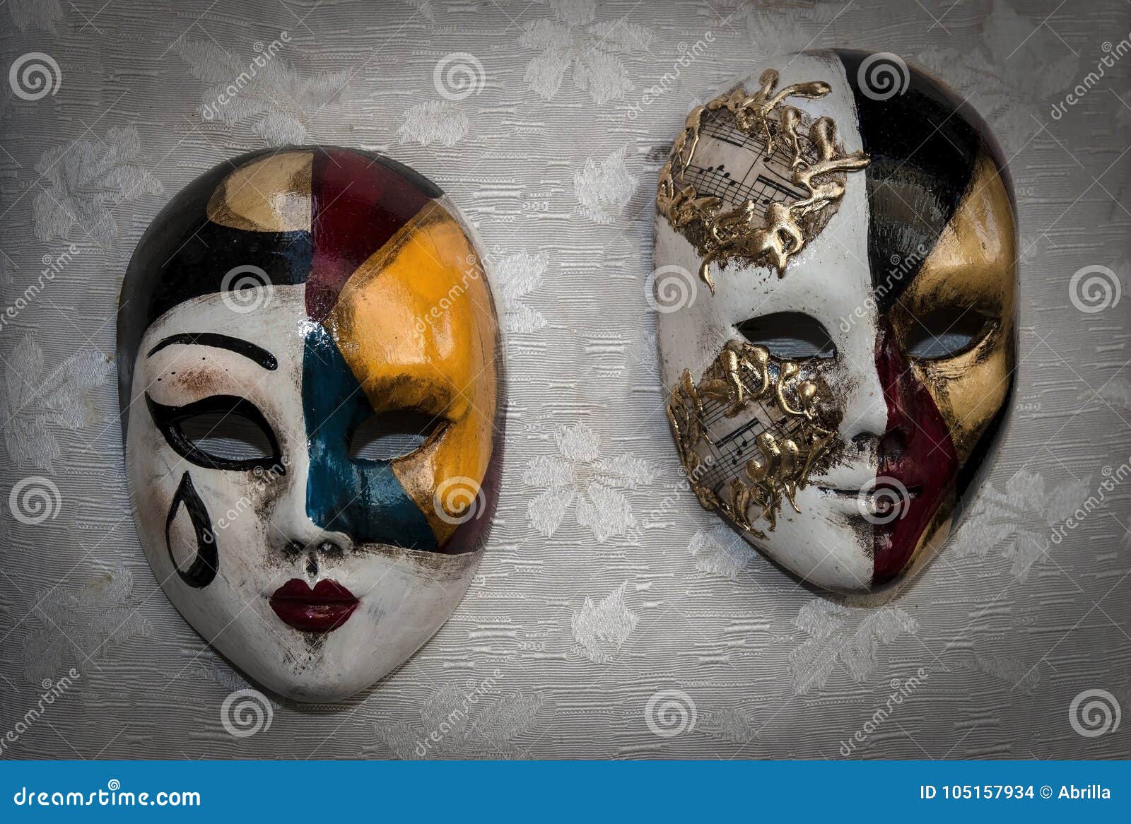 tener Torneado Estresante Máscaras Venecianas Del Carnaval Colorido Decoración Del Carnaval En Venecia,  Italia Foto de archivo - Imagen de maquillaje, decorativo: 105157934