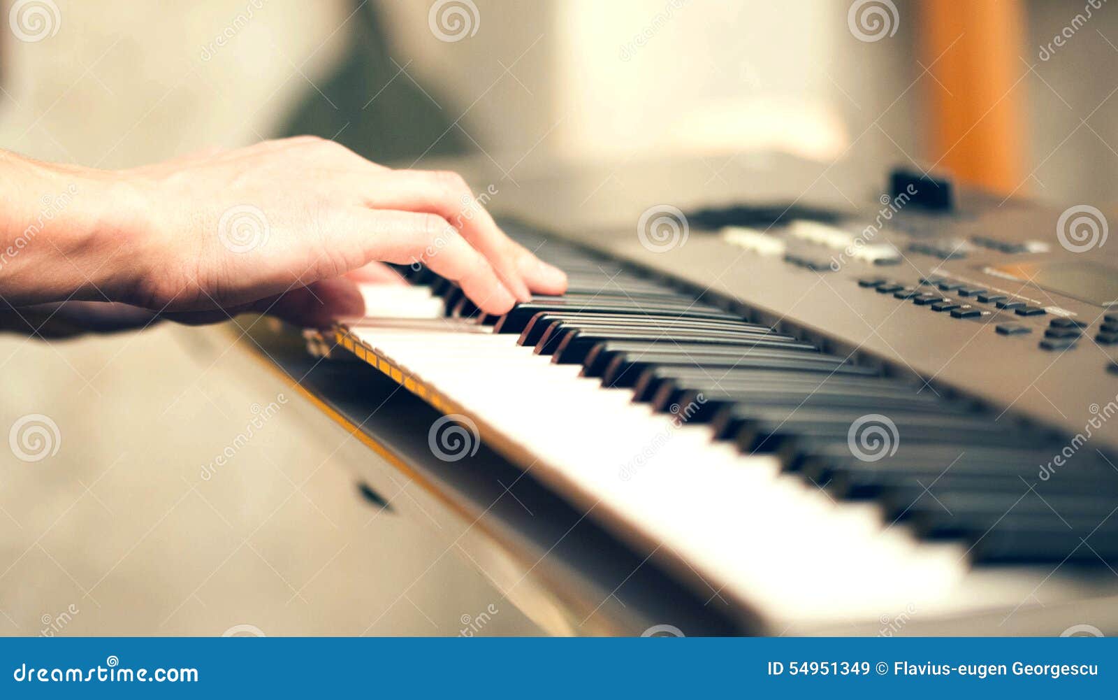 Fundo Mão De Meninos Tocando As Teclas Do Piano Jogo De Piano Pré