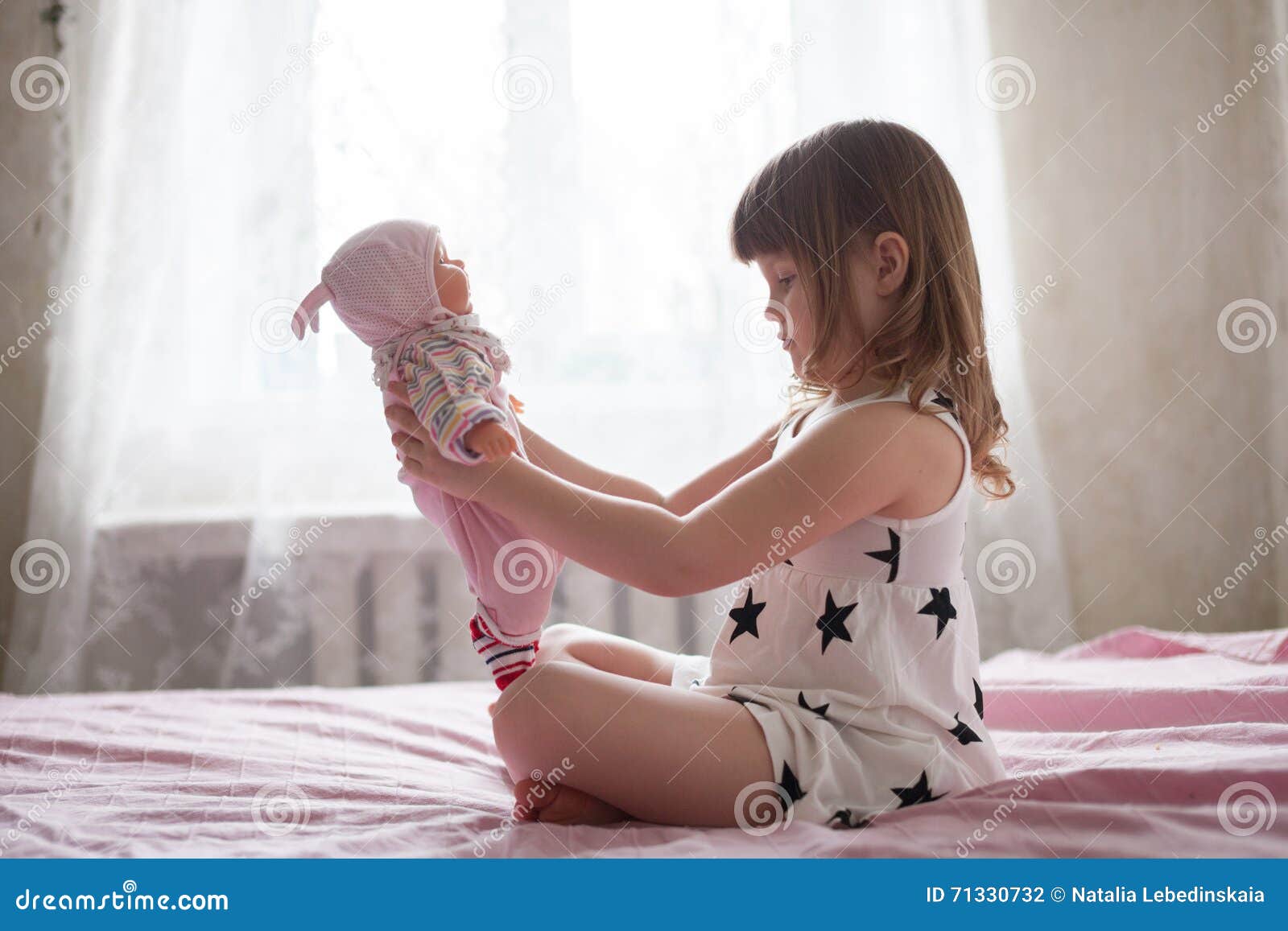 маленькая девочка и ее анал фото 92