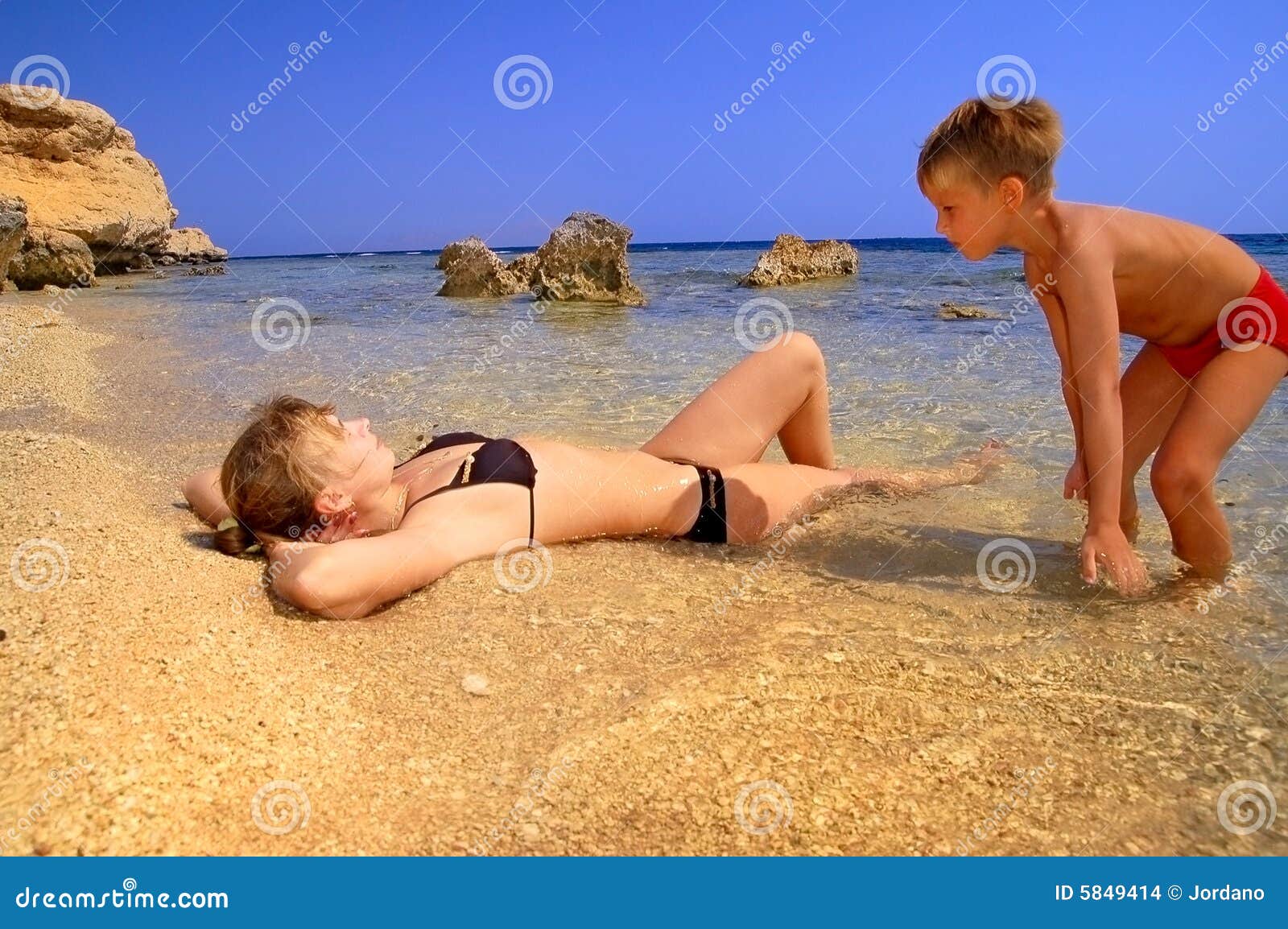 с детьми голым на пляж фото 109
