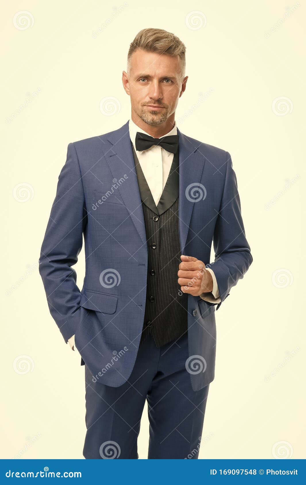 Maatpak Mode-shop Elegant Modewerk Voor Evenementen Gentleman Stijl Guy Well Stock Foto - Image of begrip, mens: 169097548