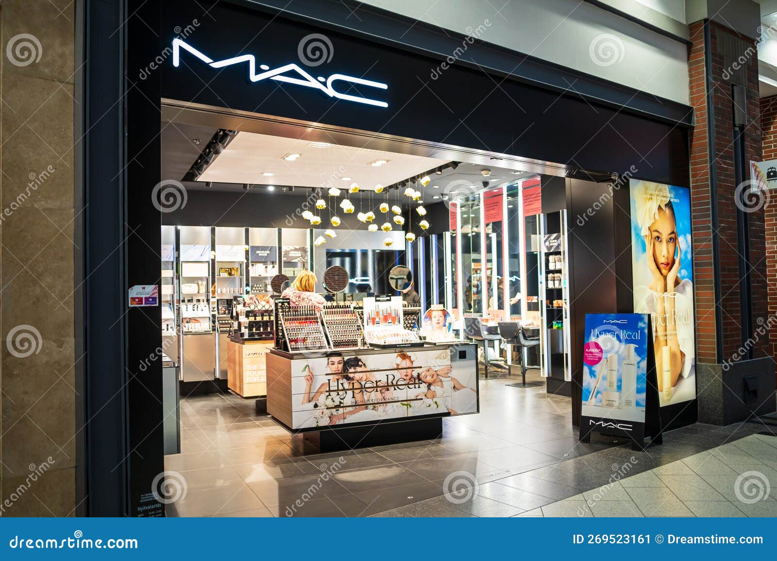 The estee lauder companies hi-res stock photography and images - Alamy