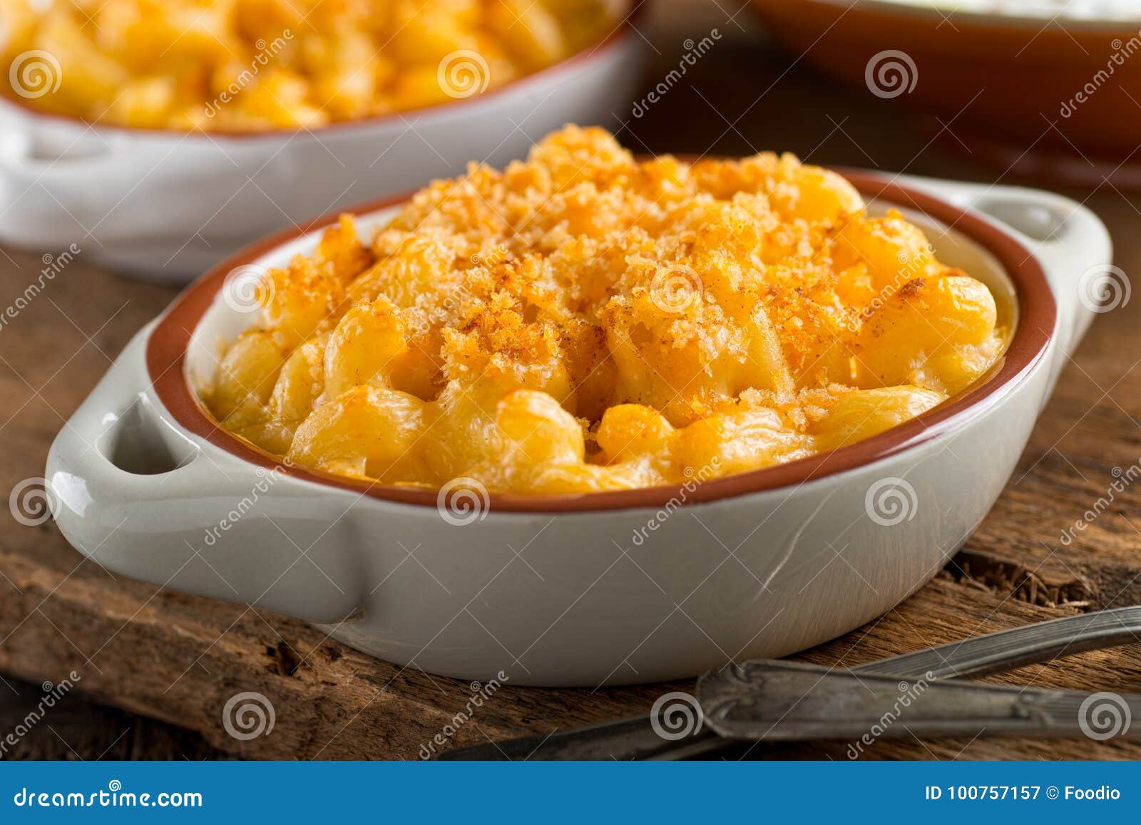 Mac y queso imagen de archivo. Imagen de macarrones 100757157