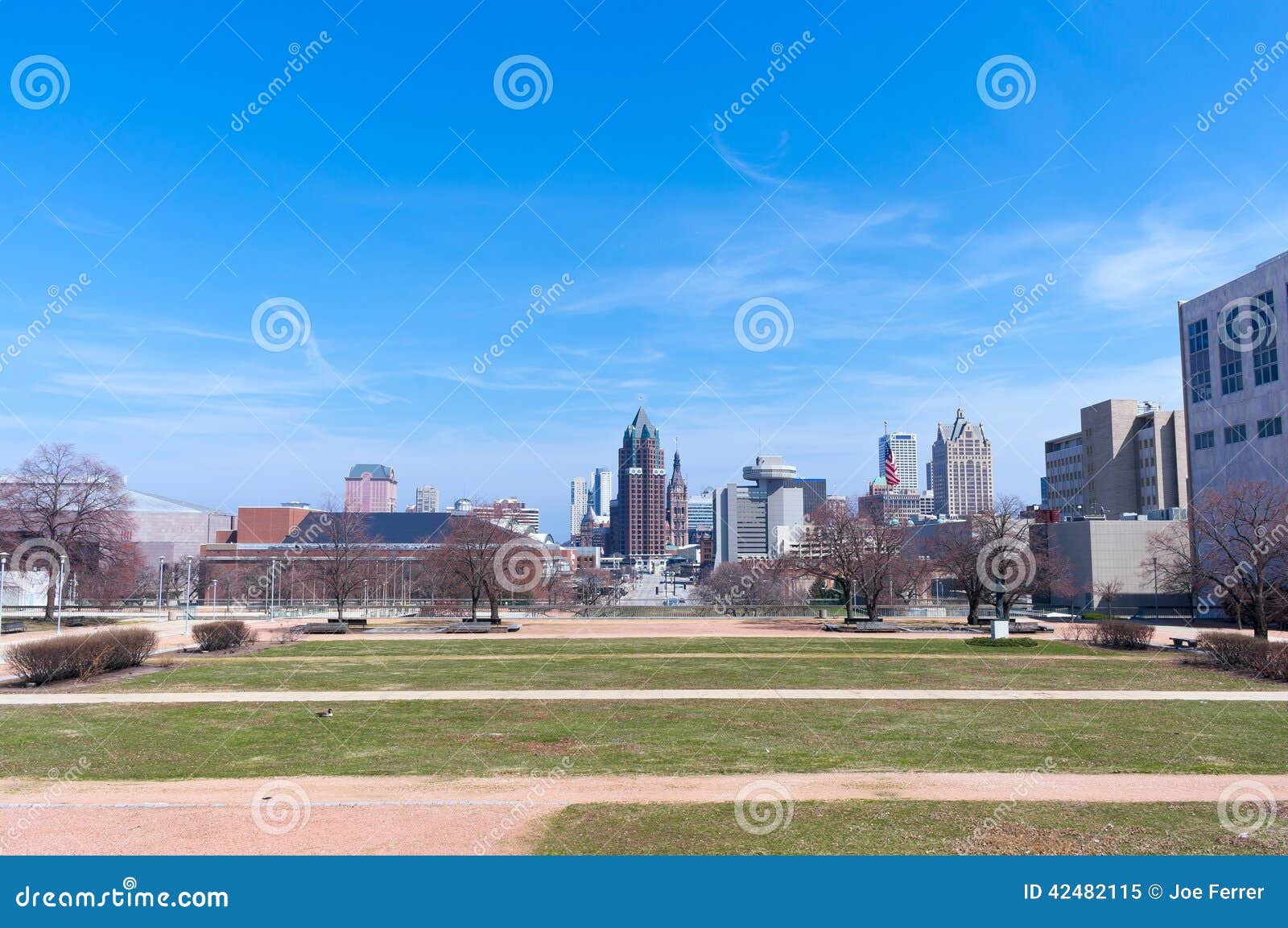 MacArthur Square in Milwaukee Stock Image Image of urban, square