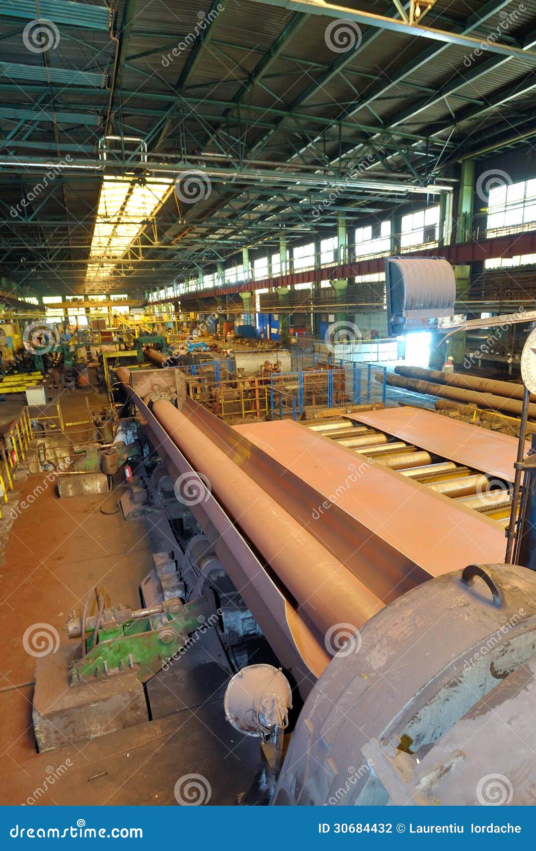 photographie stock machine industrielle pour faire des tuyaux d acier image