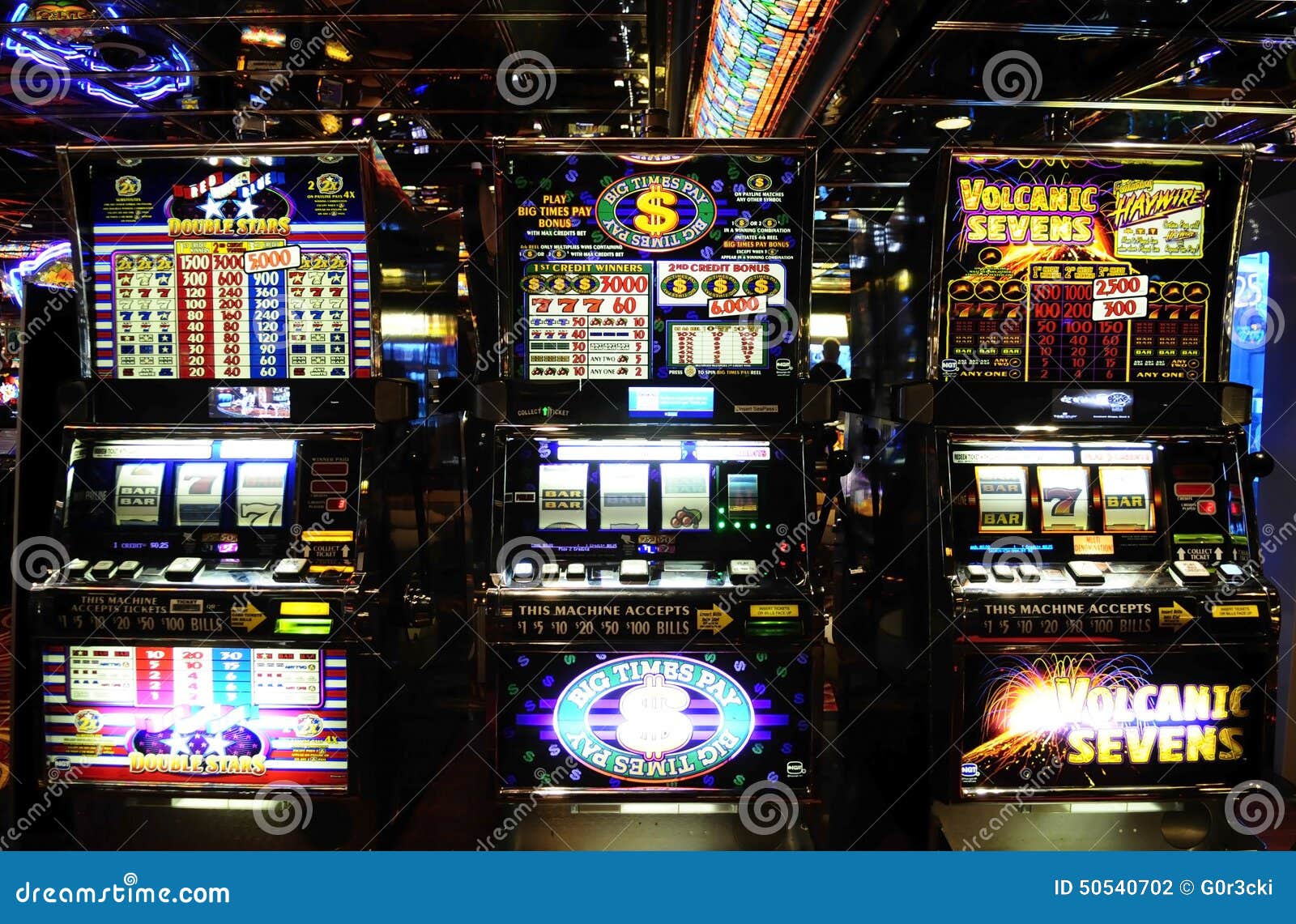 Machines A Sous Casino Jeux D Argent Chance Photographie Editorial Image Du Penchant Moyenne Machines A Sous Casino Jeux D Argent Chance Photographie Editorial Image Du Penchant Moyenne