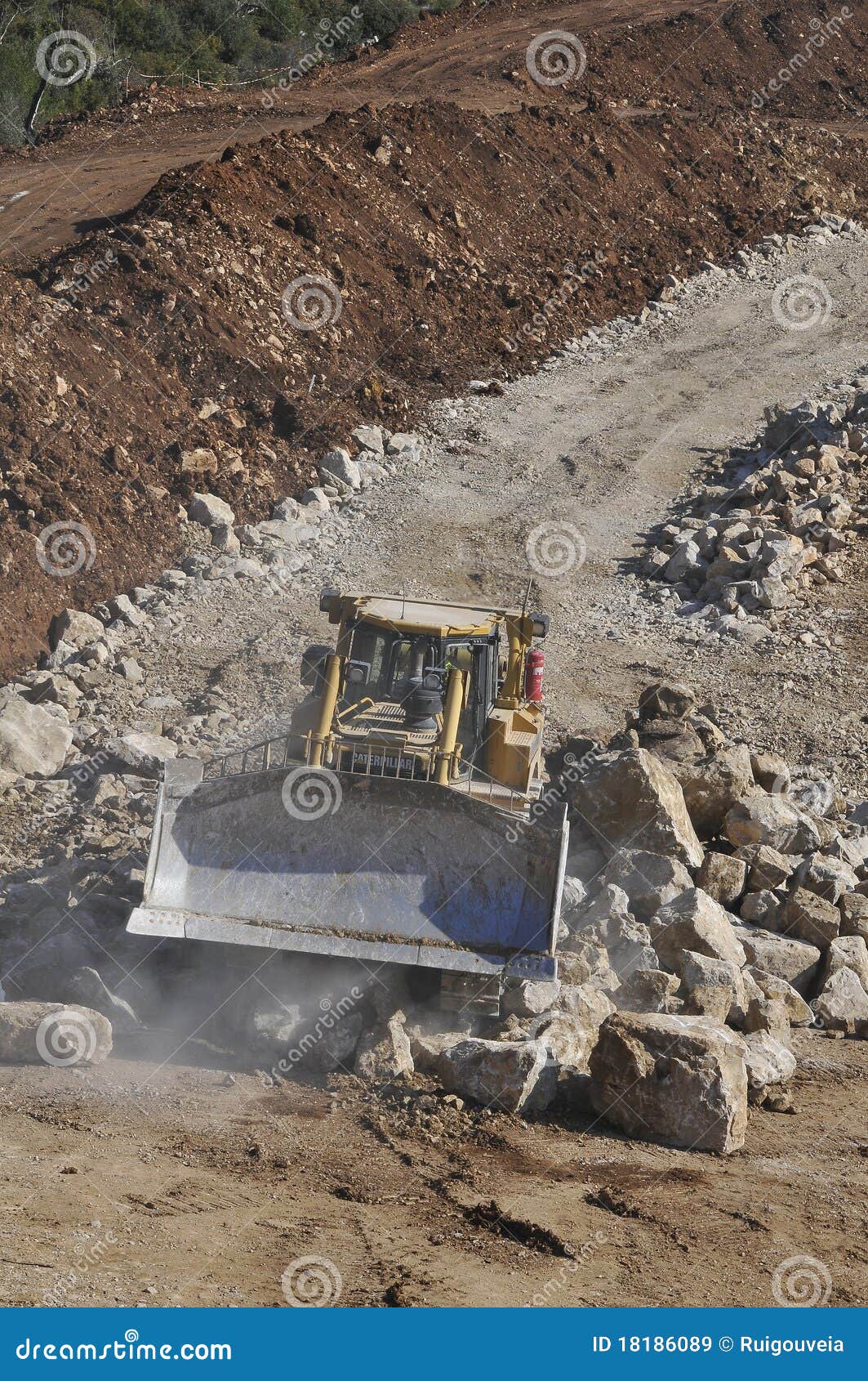 Machines work on public works - Construction of the expressway IC9 Leiria - Portugal