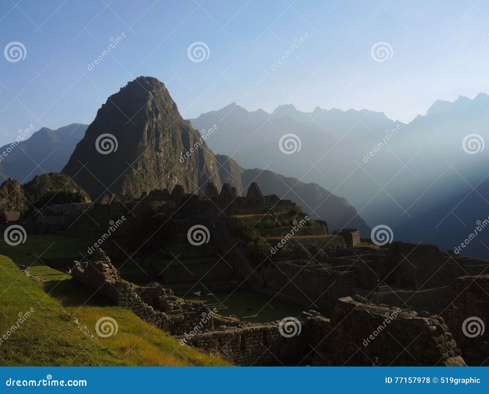 Machu Picchu, Pérou. Vue de la ville antique d'Inca dans les Andes, dans Machu Picchu, le Pérou Une des nouvelles sept merveilles du site de patrimoine mondial monde et de l'UNESCO