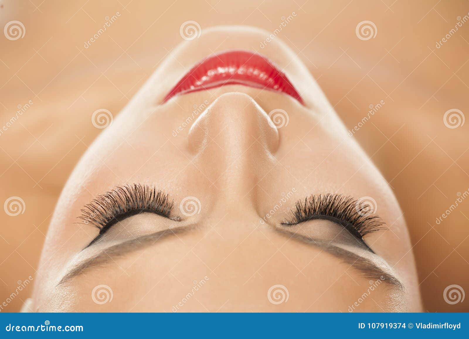 eyelashes extensions