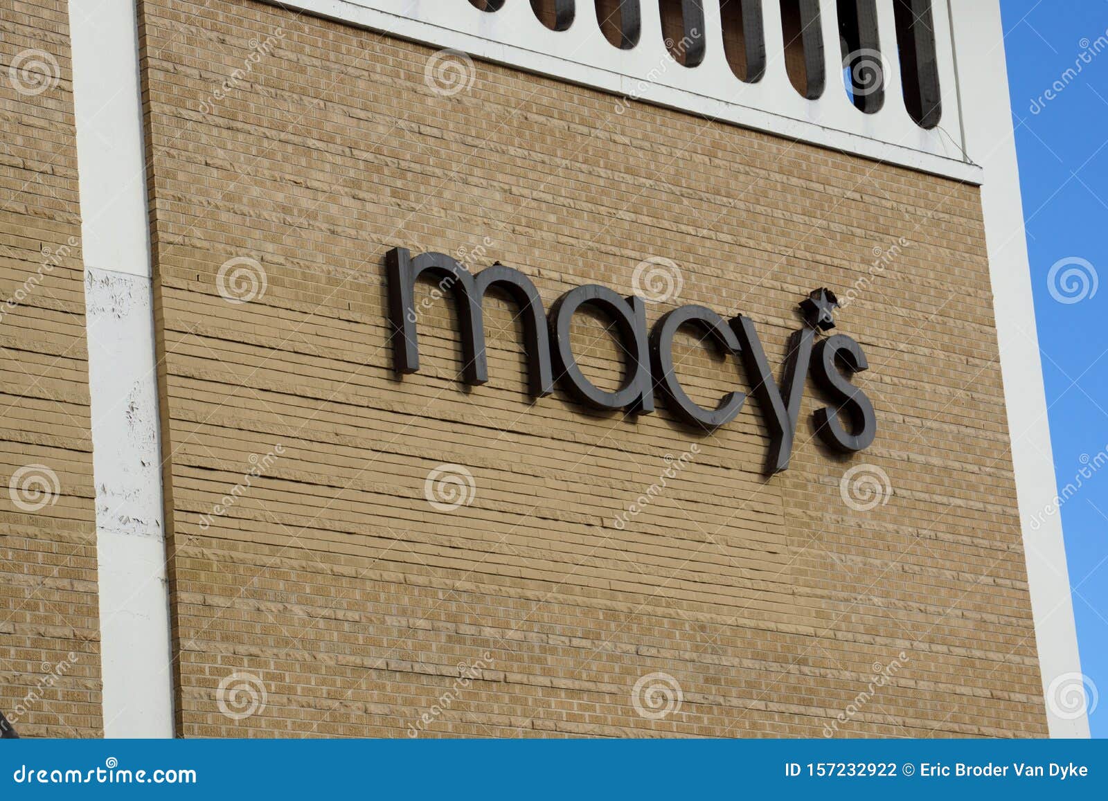 Macy S Store Sign in Honolulu Editorial Photography - Image of signage ...