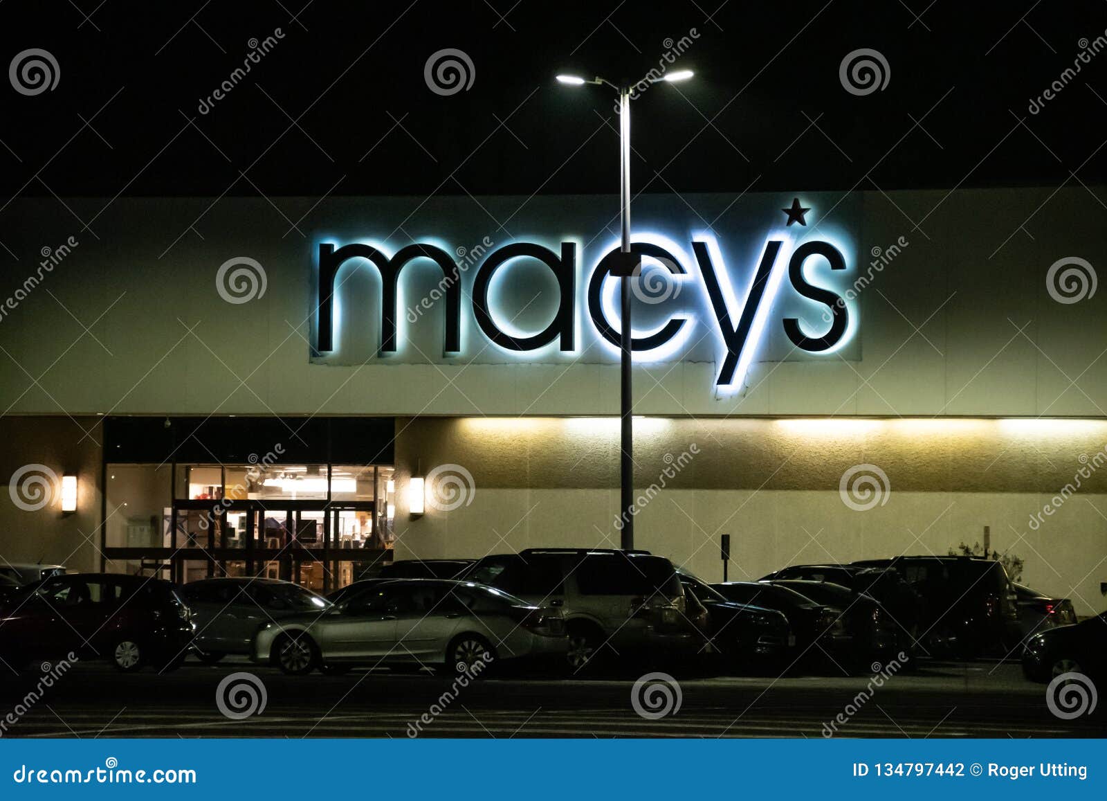 Macys Store Frontage Eatontown Editorial Photography - Image of jersey, shopping: 134797442