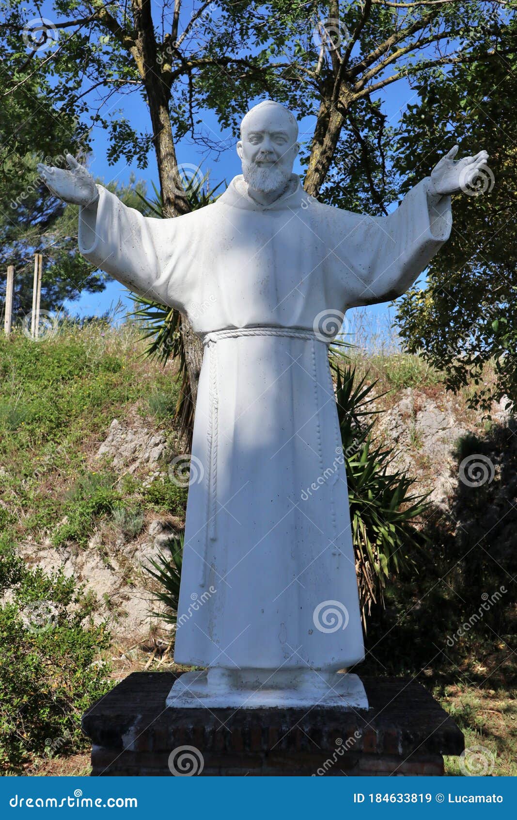 Apparizione Di San Michele Arcangelo Maddaloni - Statua Di San Michele Arcangelo Nella Cappella Dell