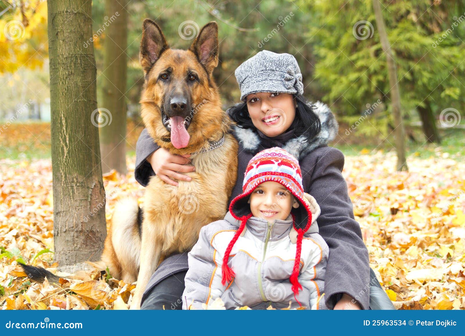 Русские мама собаками. Сын собаки. Мама собака фото. Собака мама и собака сын.