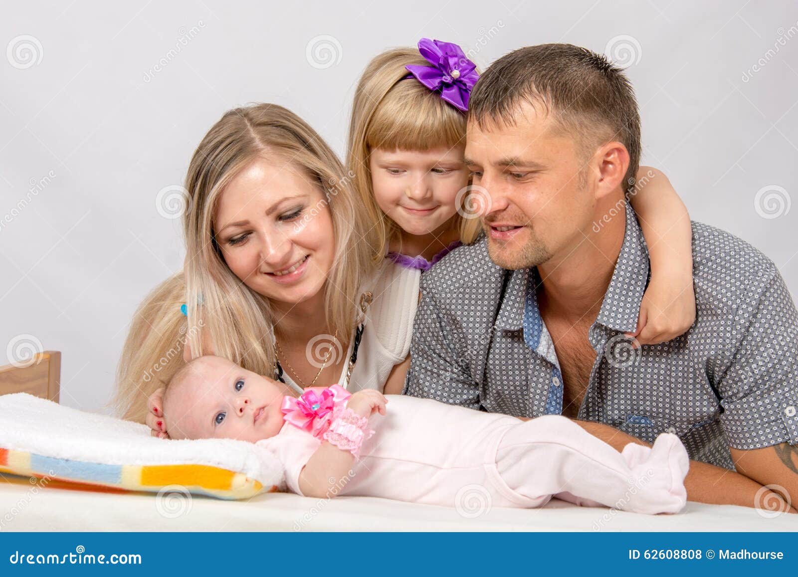 Madre E Hija Follando Con El Novio De La Hija