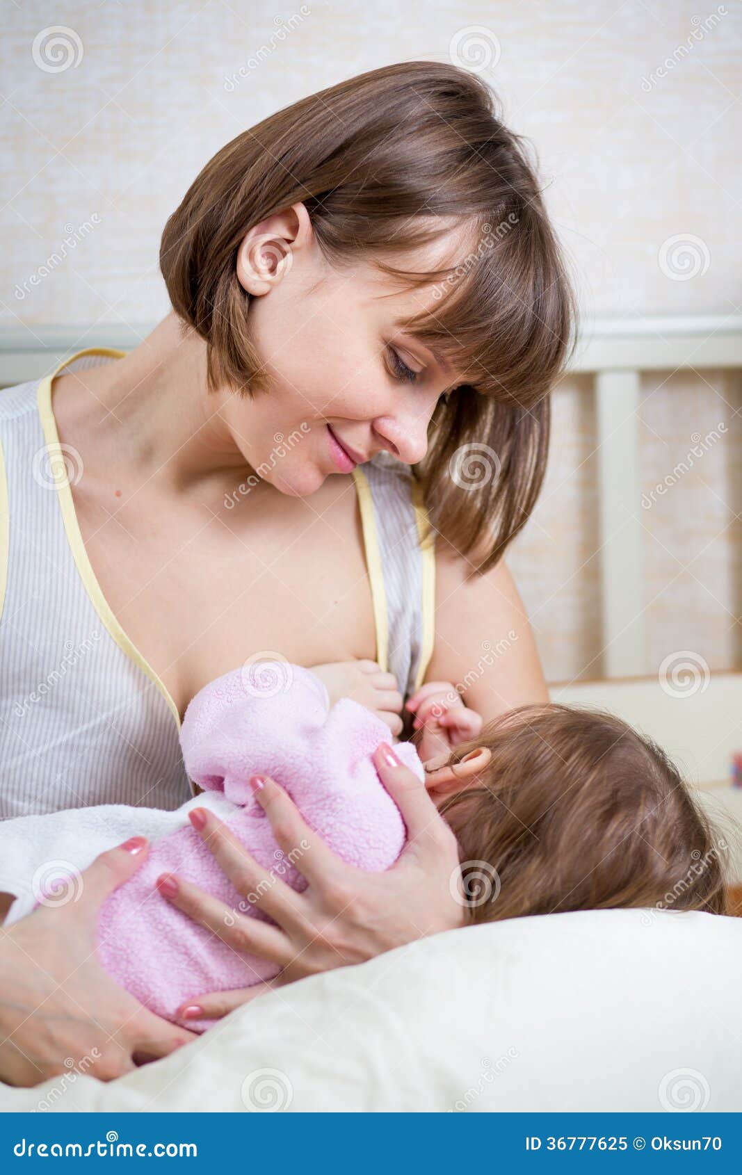 кормить ребенка грудью порно фото 82